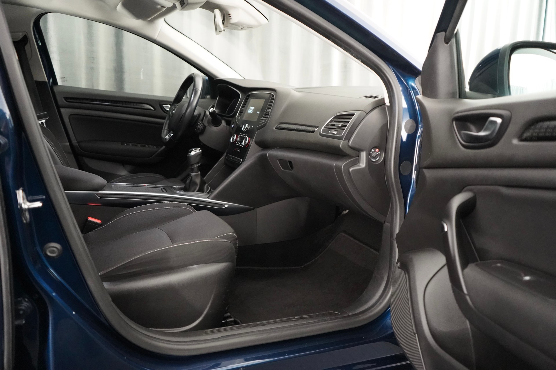 RENAULT Mégane Grandtour 1.2 16V Turbo Bose-image-5