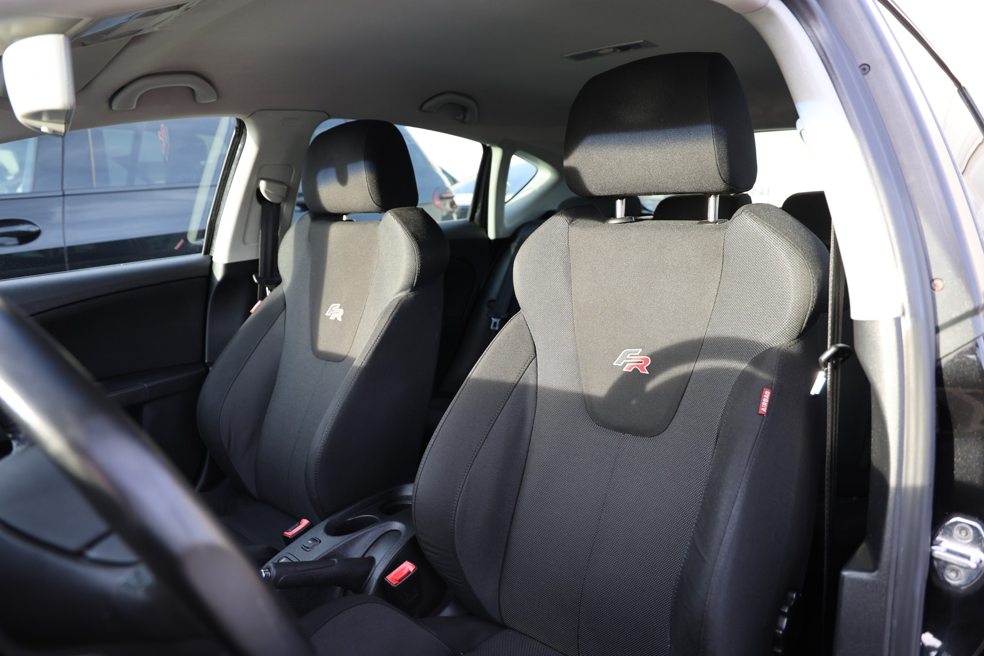 SEAT Leon 2.0 TSI FR !!Frisch ab MFK!!-image-6