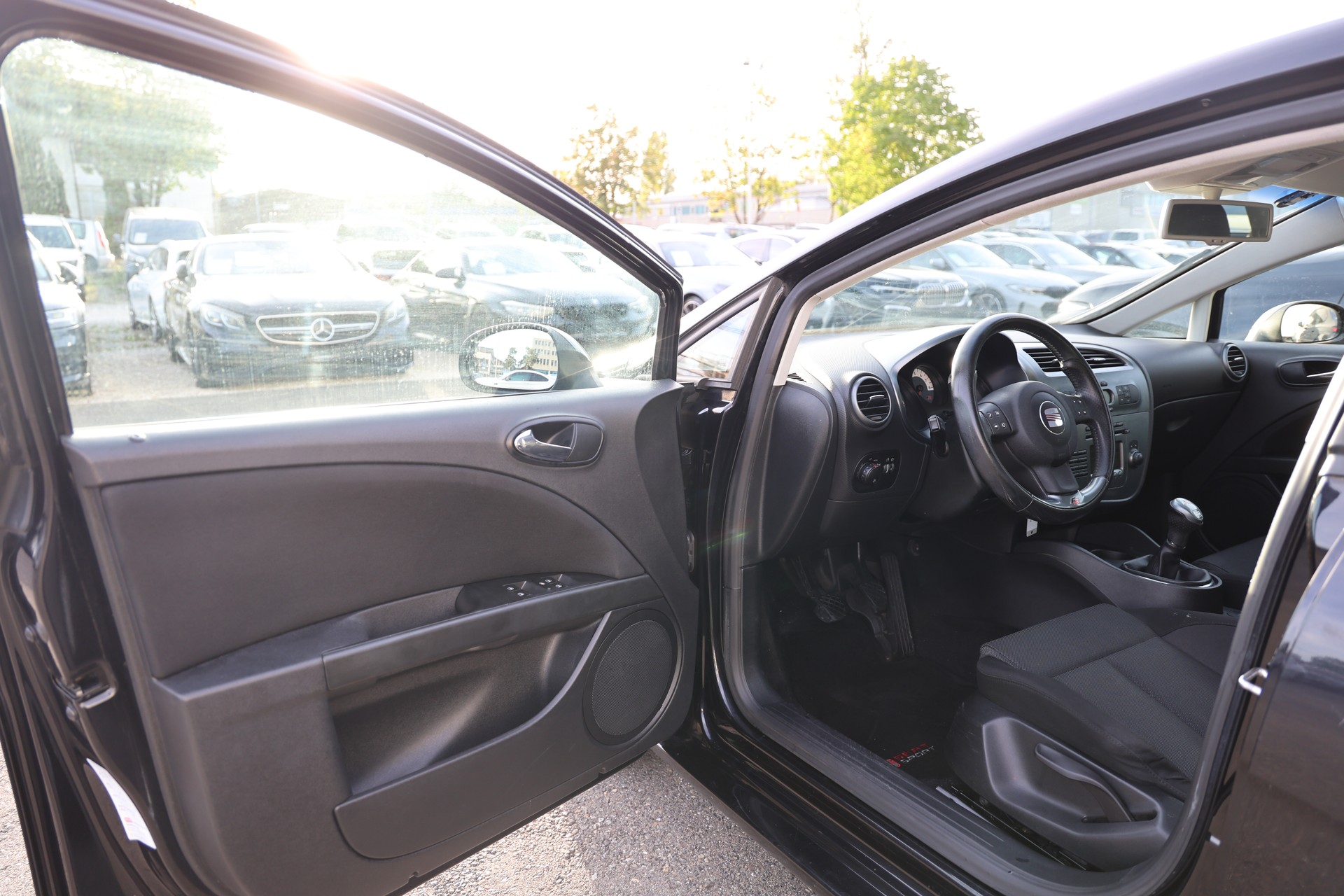 SEAT Leon 2.0 TSI FR !!Frisch ab MFK!!-image-4