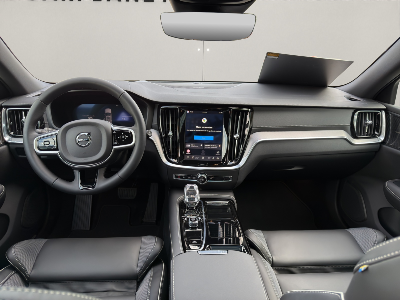 VOLVO V60 2.0 T8 TE Ultra Dark eAWD-image-8