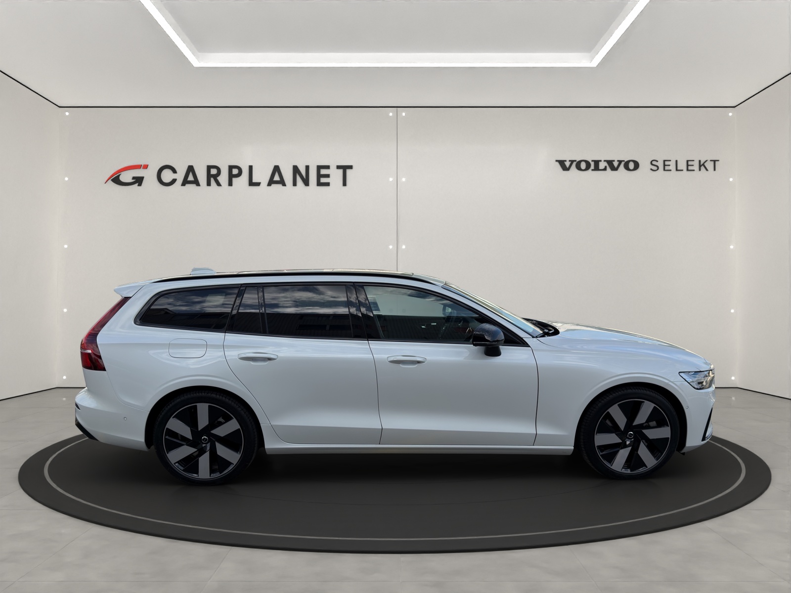 VOLVO V60 2.0 T8 TE Ultra Dark eAWD-image-5