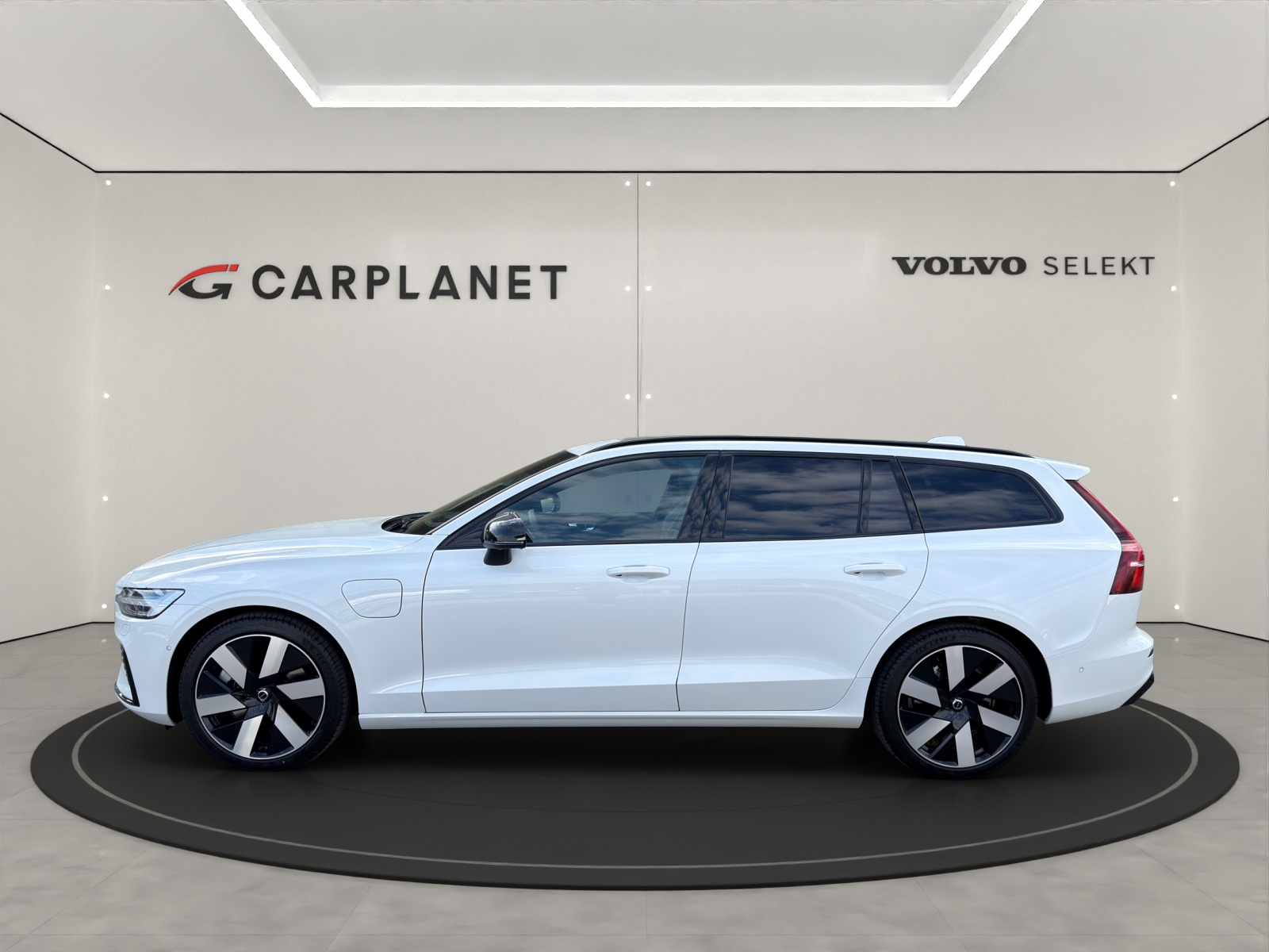 VOLVO V60 2.0 T8 TE Ultra Dark eAWD-image-2