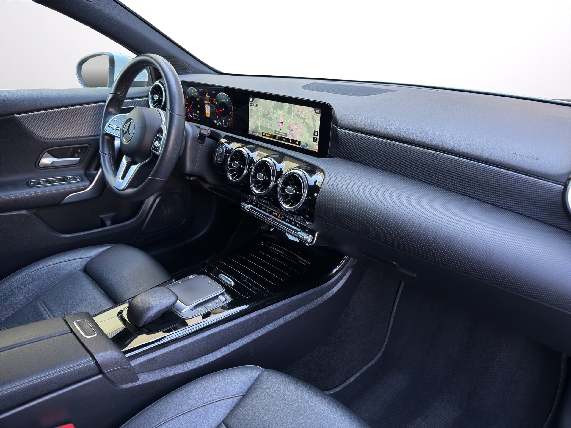 MERCEDES-BENZ A 180 Progressive 7G-DCT-image-13