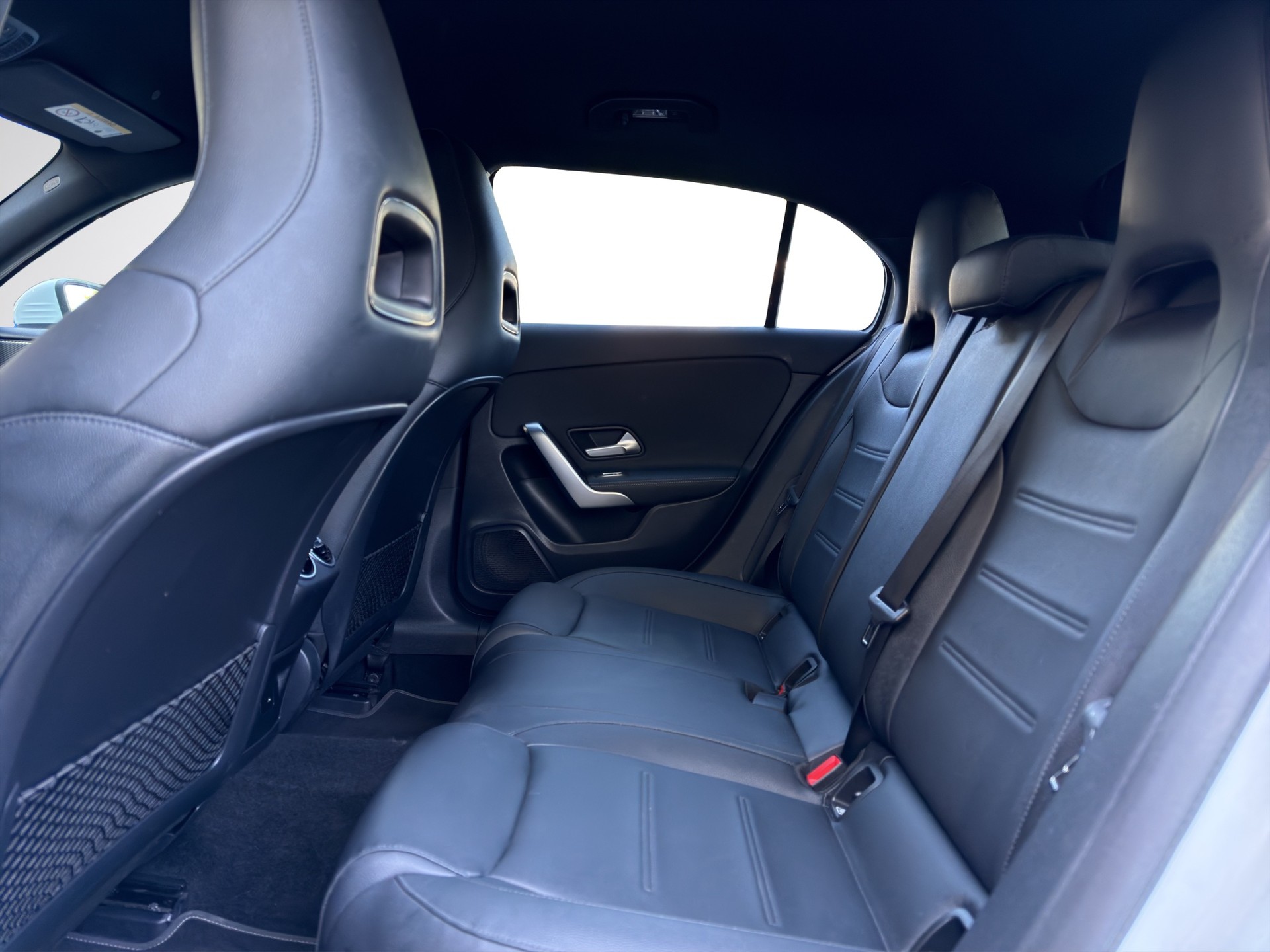 MERCEDES-BENZ A 180 Progressive 7G-DCT-image-14