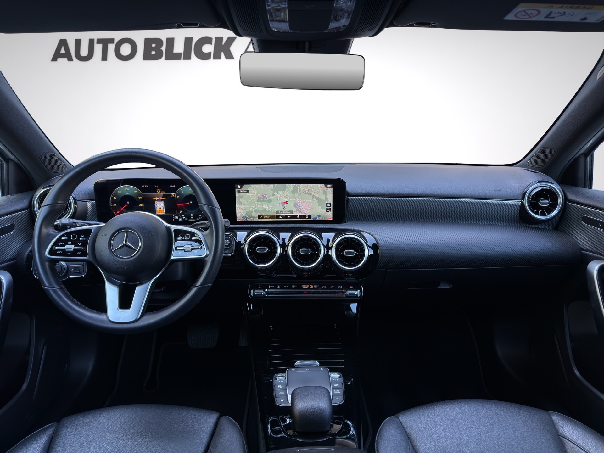 MERCEDES-BENZ A 180 Progressive 7G-DCT-image-11