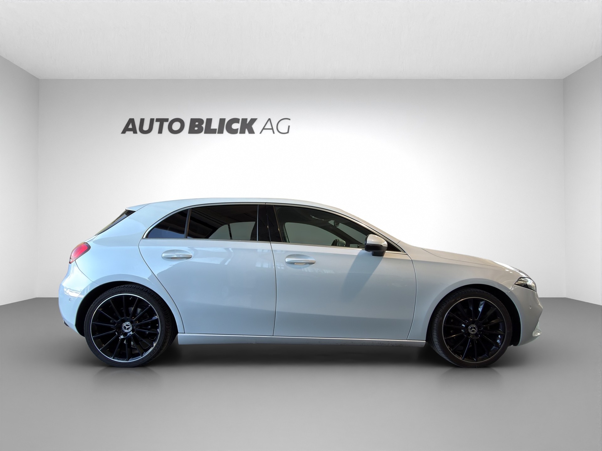 MERCEDES-BENZ A 180 Progressive 7G-DCT-image-3