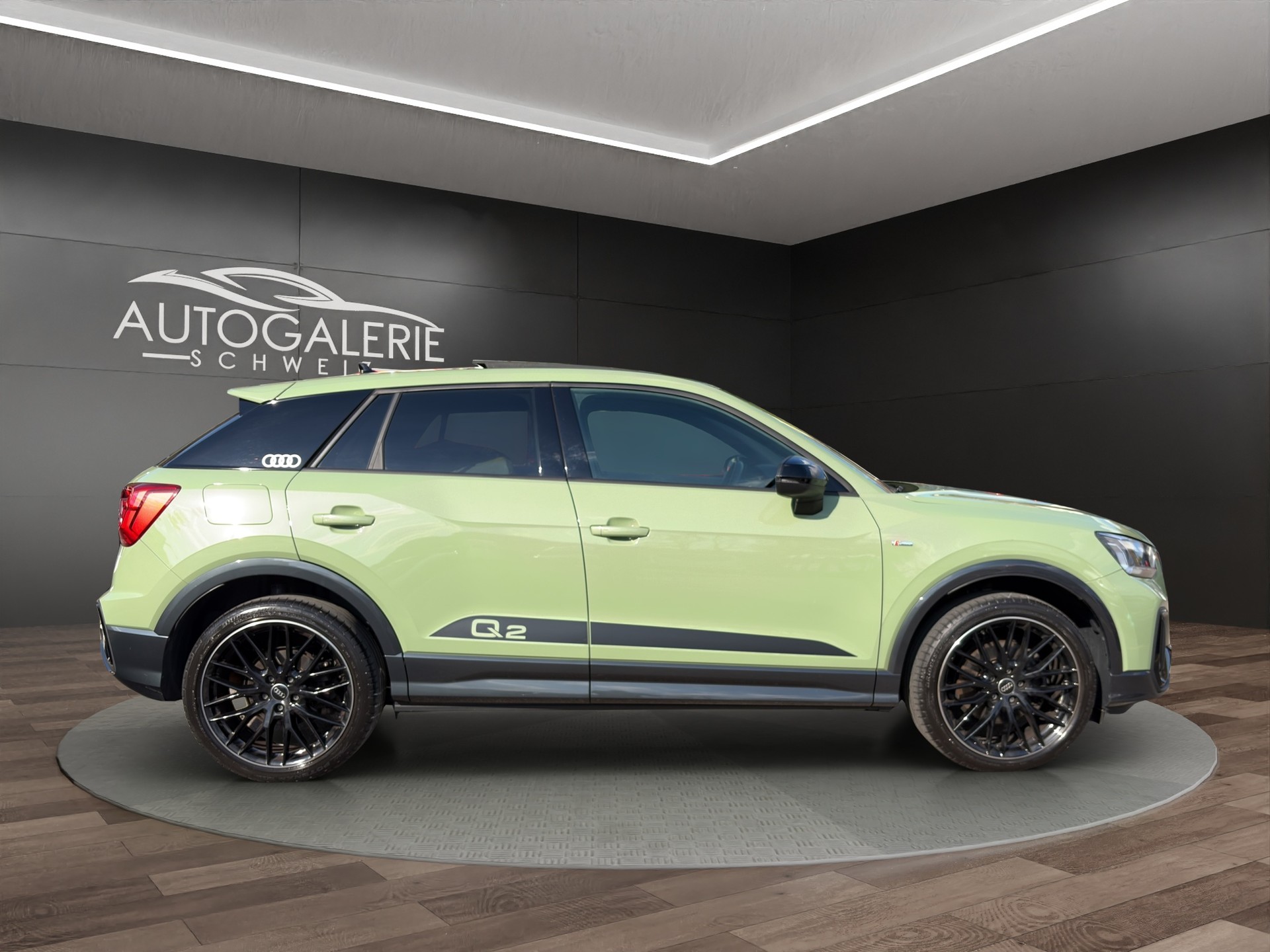 AUDI Q2 40 TFSI S line quattro "EDITION ONE" | CH | APPLE GREEN | Panorama | Assistenz |-image-5