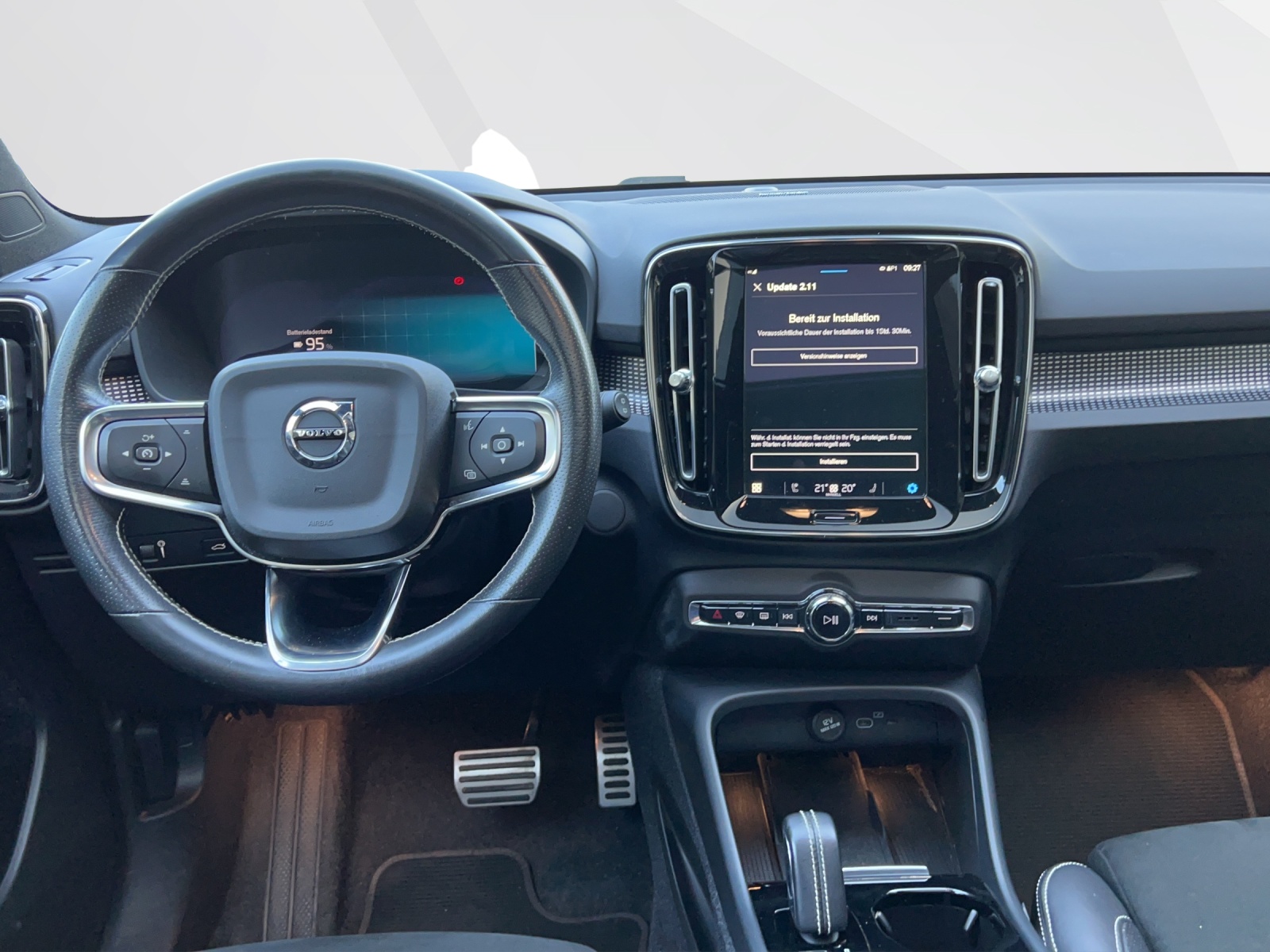VOLVO XC40 P8 Twin R-Design AWD-image-10