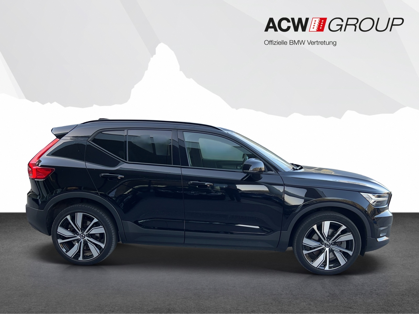 VOLVO XC40 P8 Twin R-Design AWD-image-5