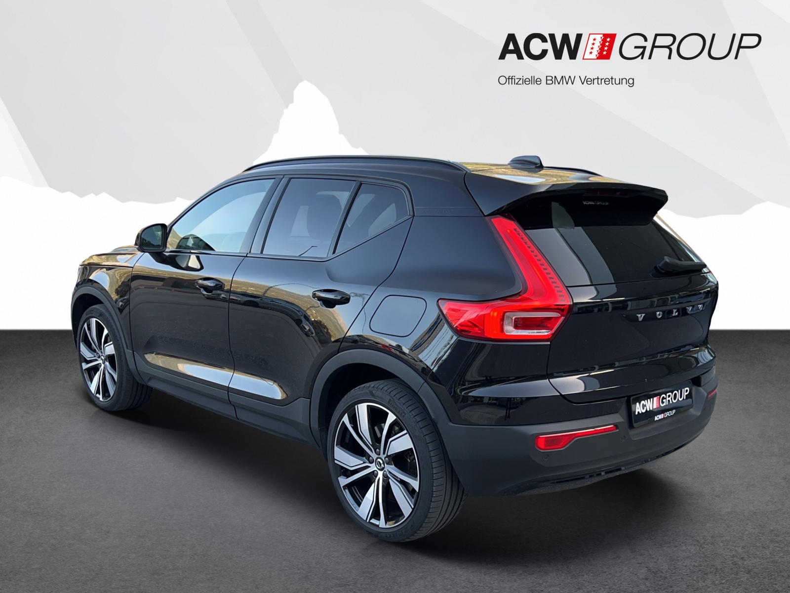 VOLVO XC40 P8 Twin R-Design AWD-image-2
