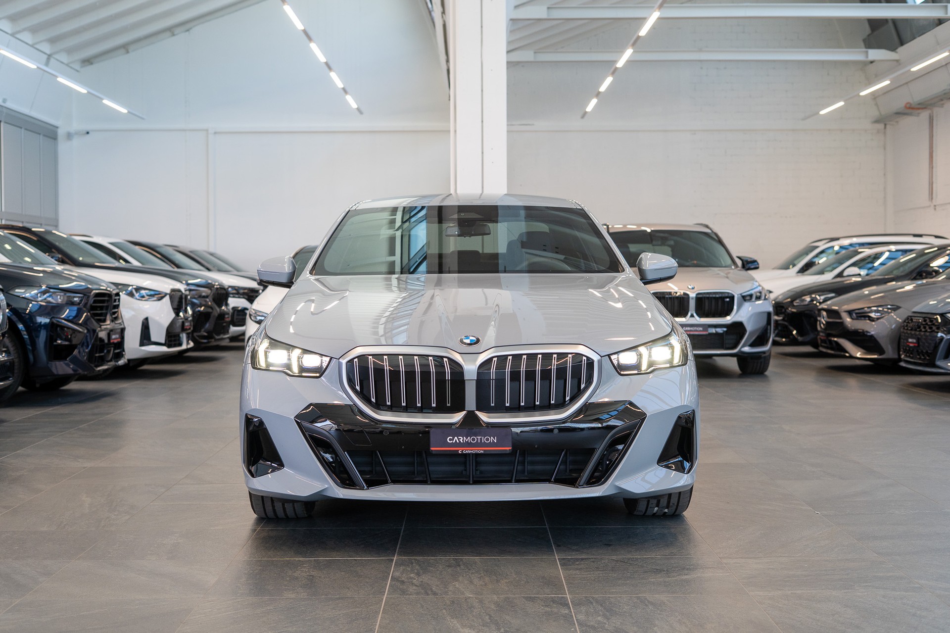 BMW 520i M Sport / Rückfahrkamera / Harman/Kardon / el.Sitze-image-1