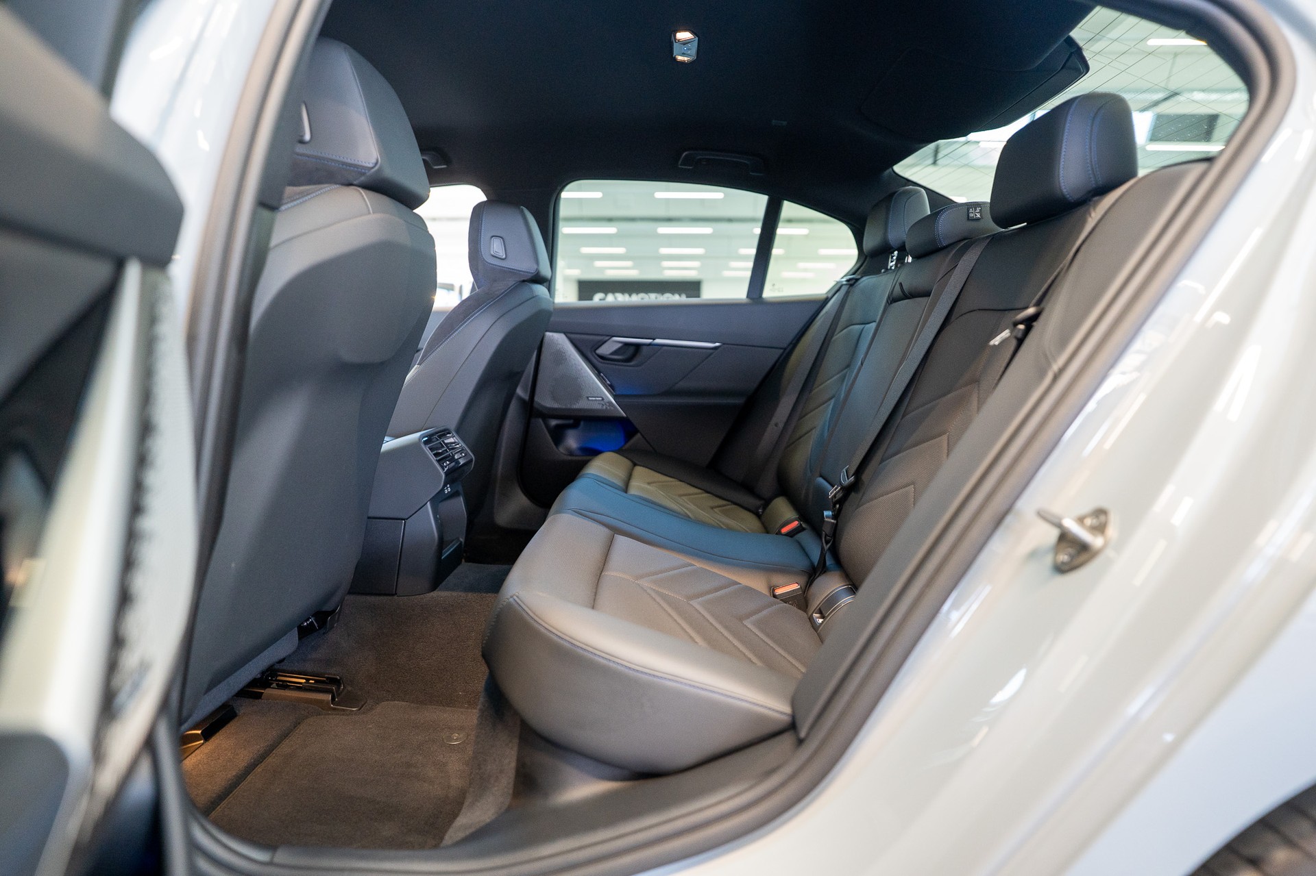 BMW 520i M Sport / Rückfahrkamera / Harman/Kardon / el.Sitze-image-12