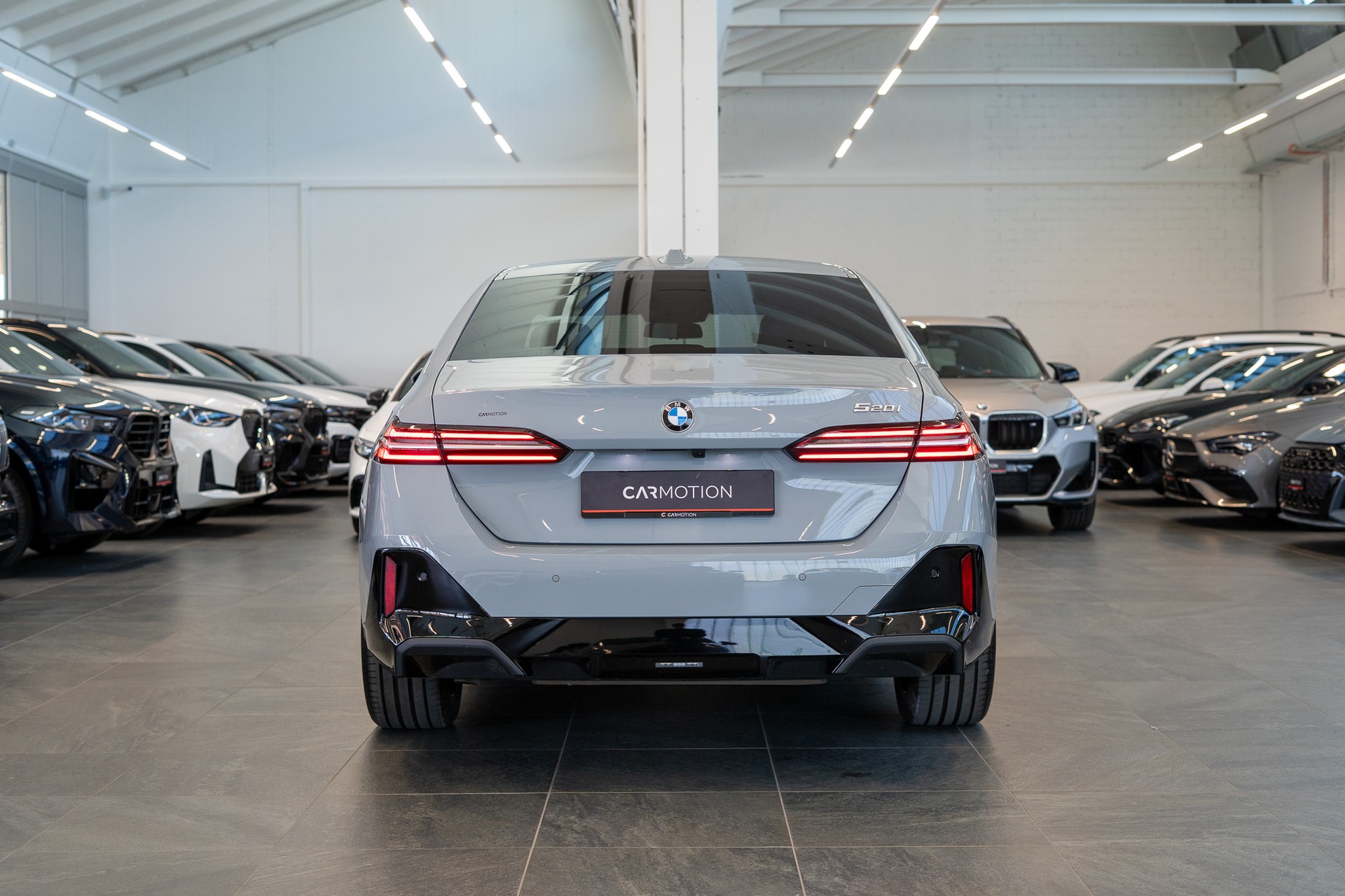 BMW 520i M Sport / Rückfahrkamera / Harman/Kardon / el.Sitze-image-4
