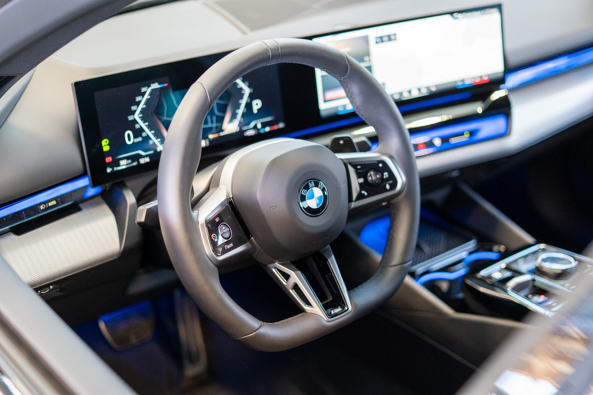 BMW 520i M Sport / Rückfahrkamera / Harman/Kardon / el.Sitze-image-10