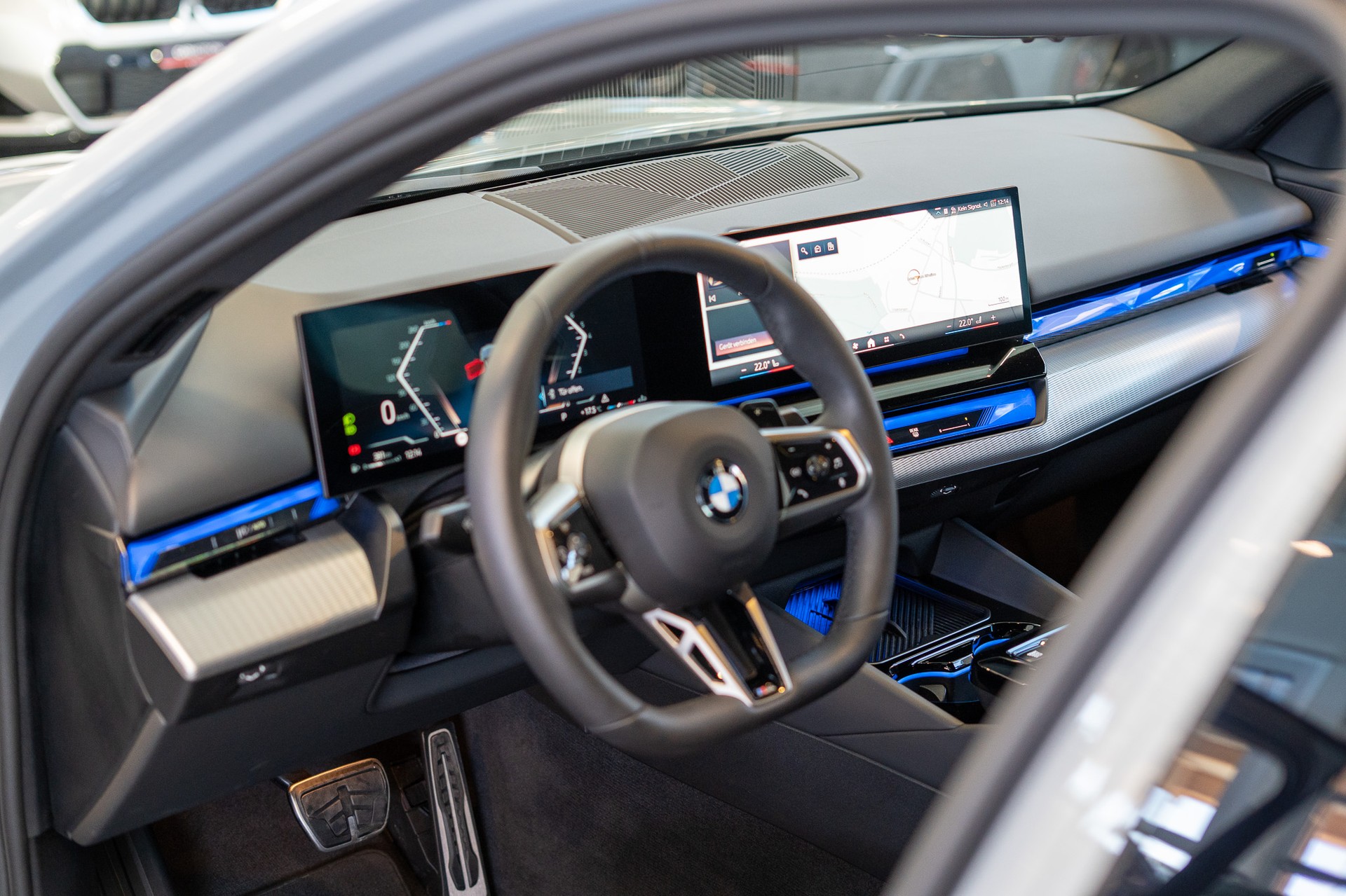 BMW 520i M Sport / Rückfahrkamera / Harman/Kardon / el.Sitze-image-9