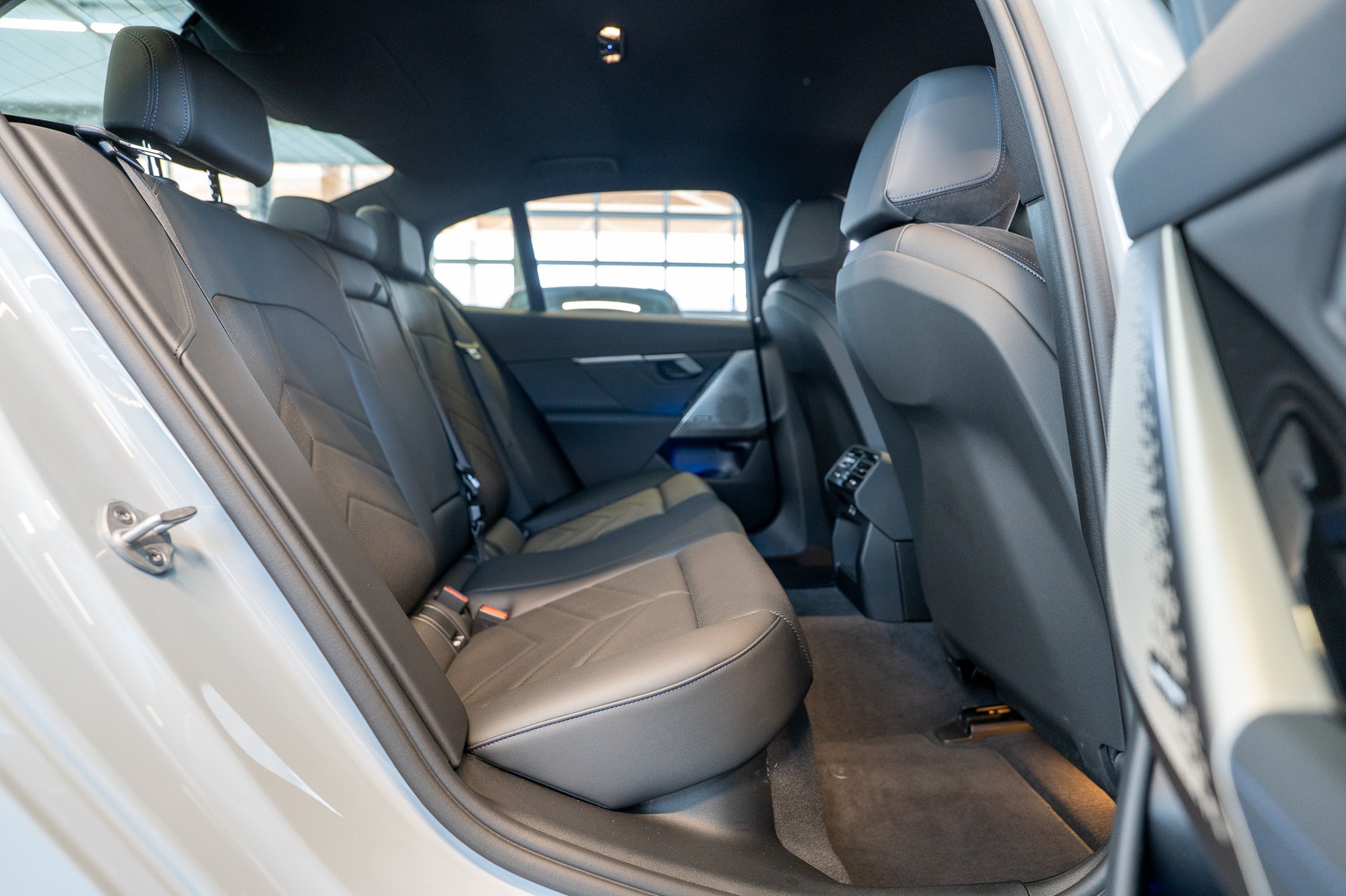 BMW 520i M Sport / Rückfahrkamera / Harman/Kardon / el.Sitze-image-13