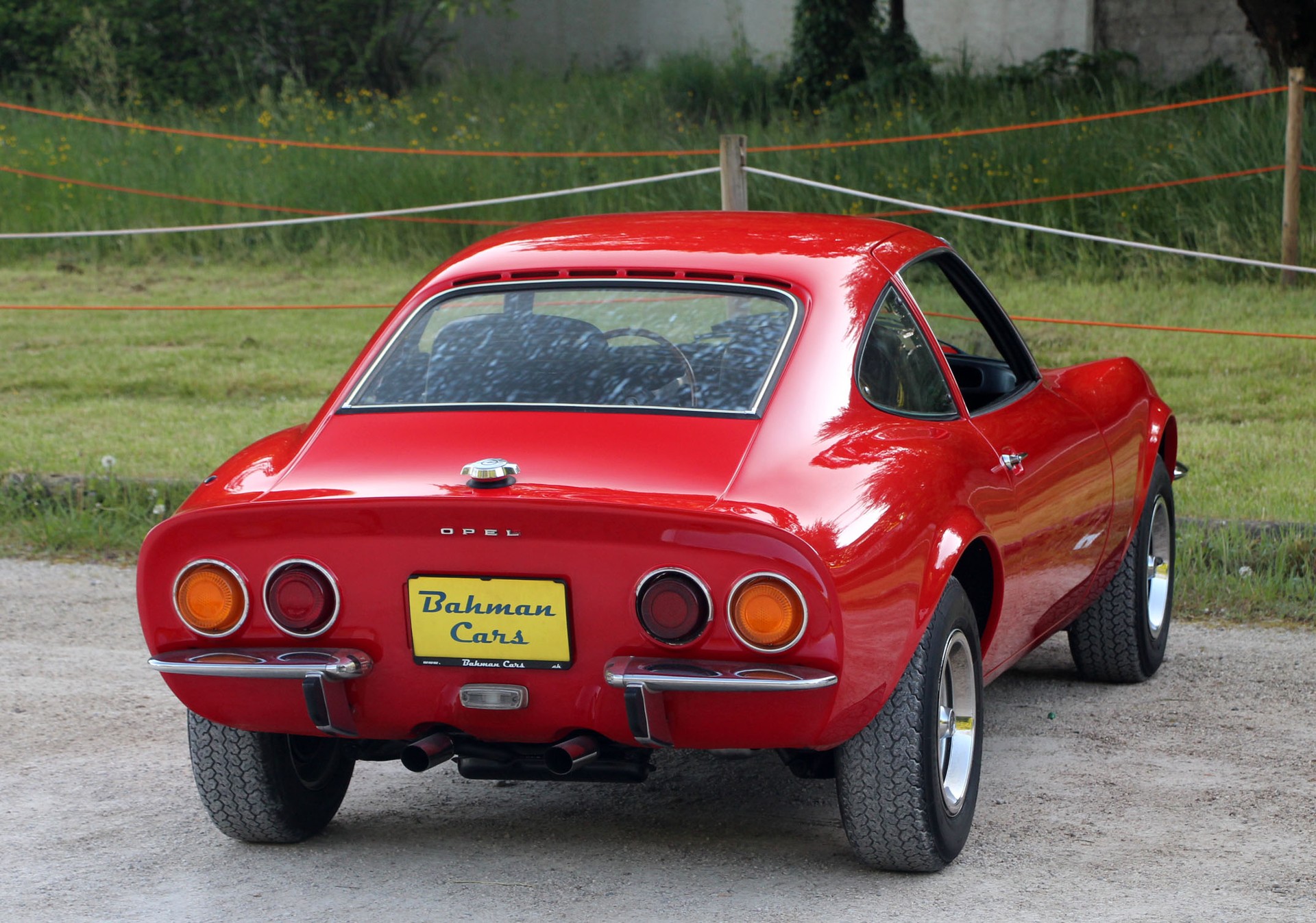 OPEL GT 1900-showroom-element-3
