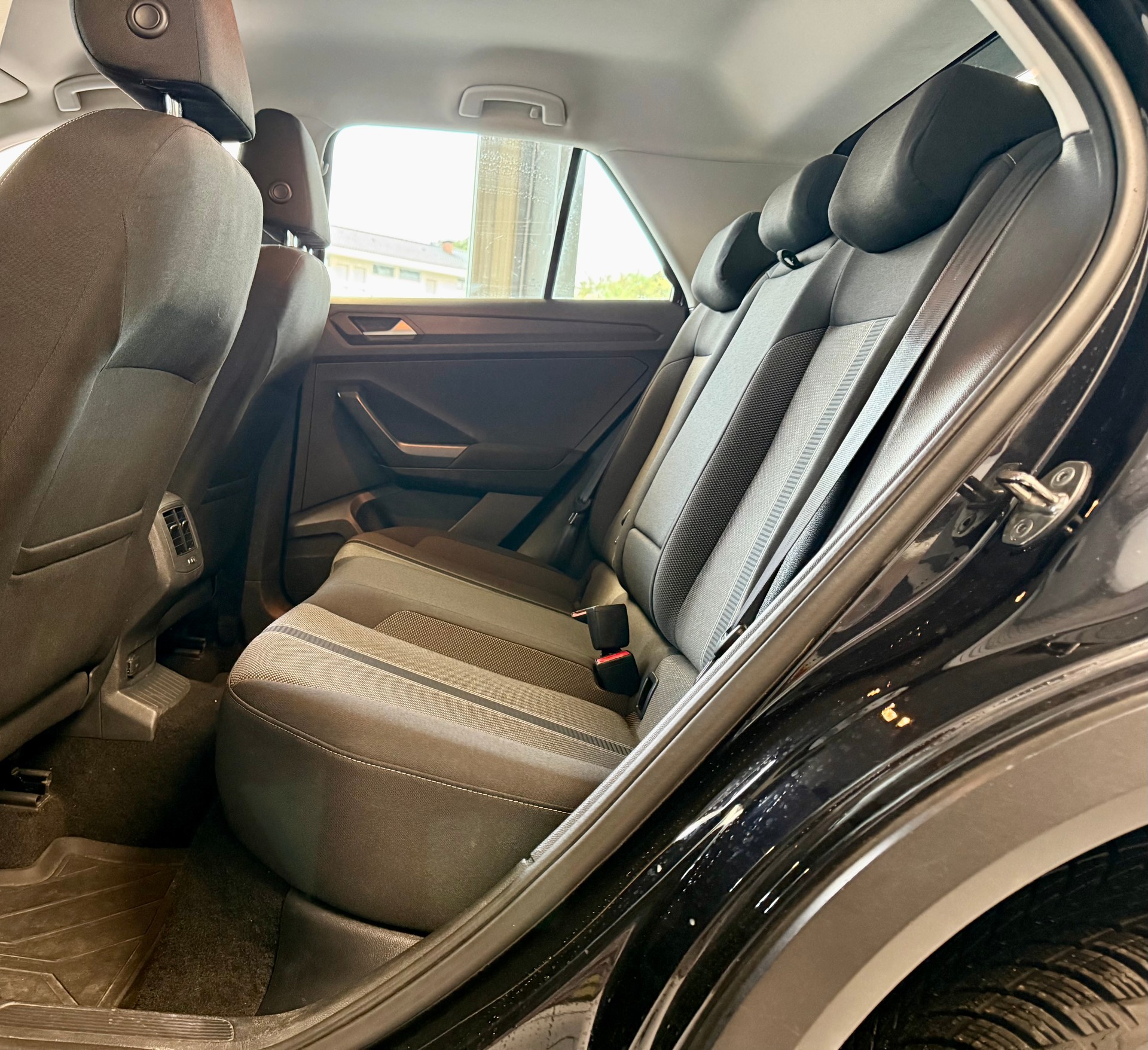 VW T-Roc 1.5 TSI EVO Advance DSG-image-19