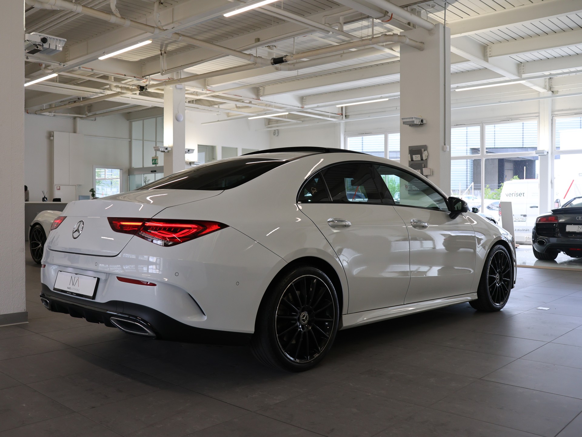 MERCEDES-BENZ CLA 250 4Matic AMG Line 7G-DCT *Panorama* *Burmester* *360 Kamera*-image-5