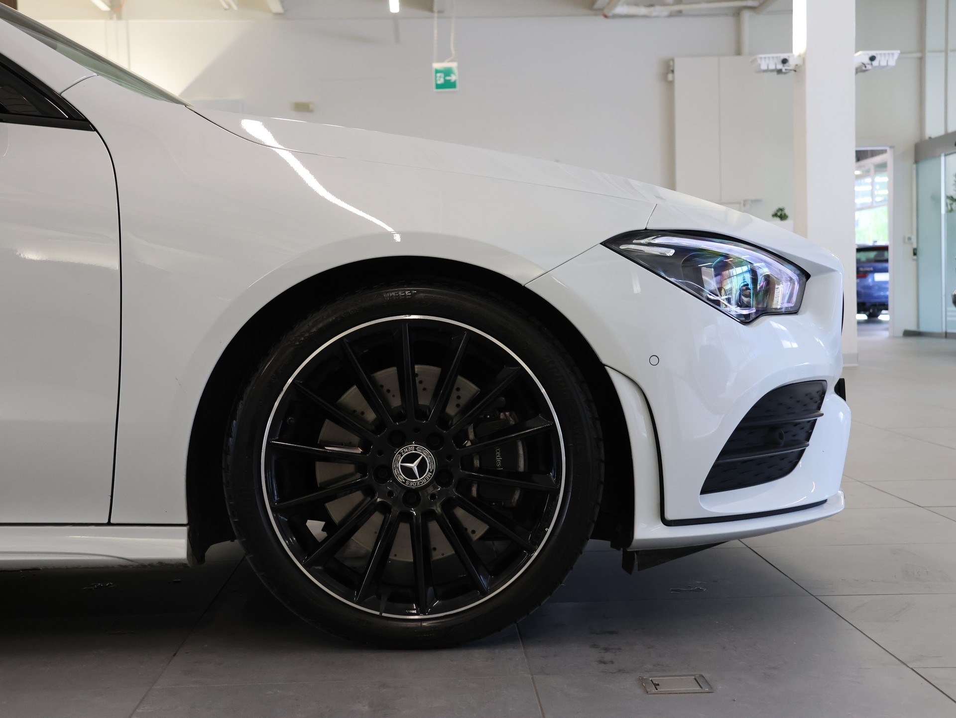 MERCEDES-BENZ CLA 250 4Matic AMG Line 7G-DCT *Panorama* *Burmester* *360 Kamera*-image-7