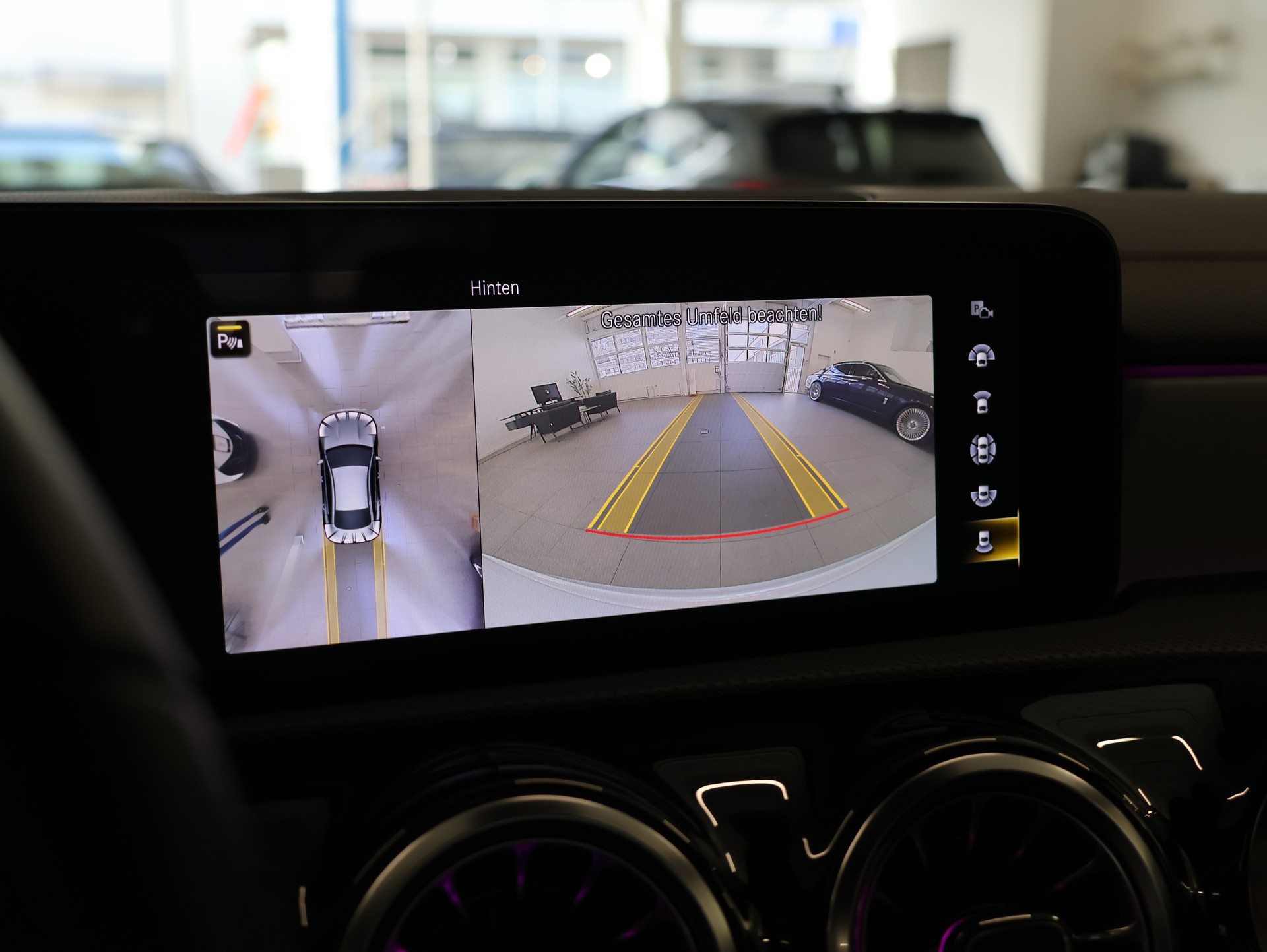 MERCEDES-BENZ CLA 250 4Matic AMG Line 7G-DCT *Panorama* *Burmester* *360 Kamera*-image-24