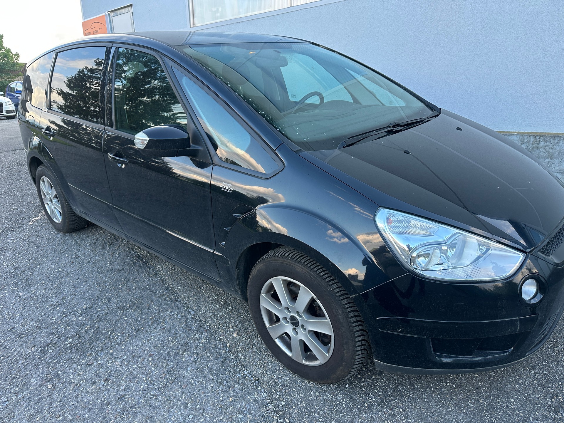 FORD S-Max 2.0i Titanium-image-1