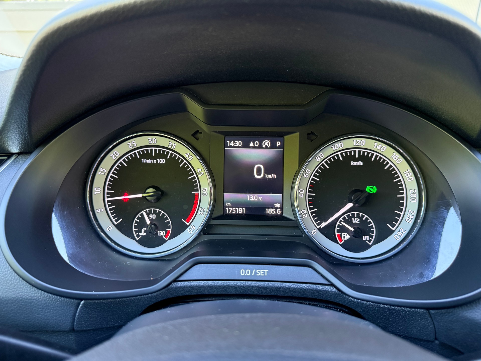 SKODA Octavia Combi 2.0 TDI Soleil 4x4 DSG-image-9