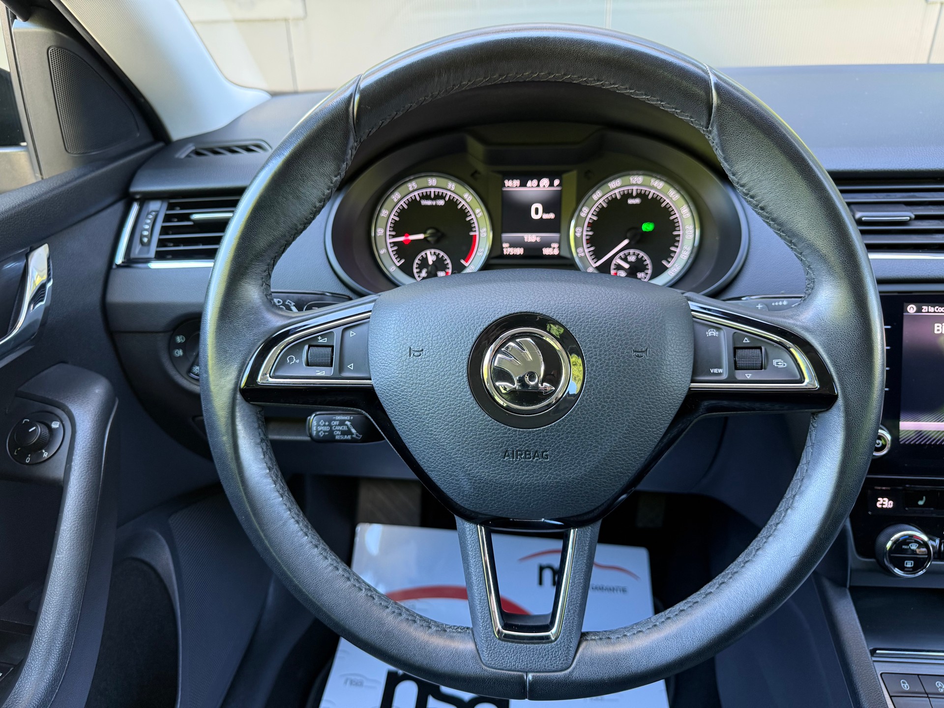 SKODA Octavia Combi 2.0 TDI Soleil 4x4 DSG-image-16