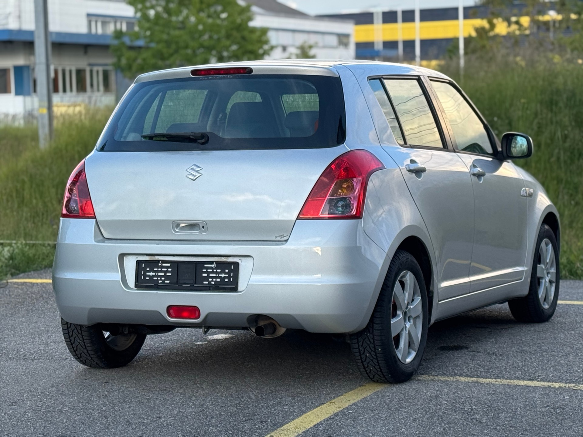 SUZUKI Swift 1.3i 16V GL Top-image-3