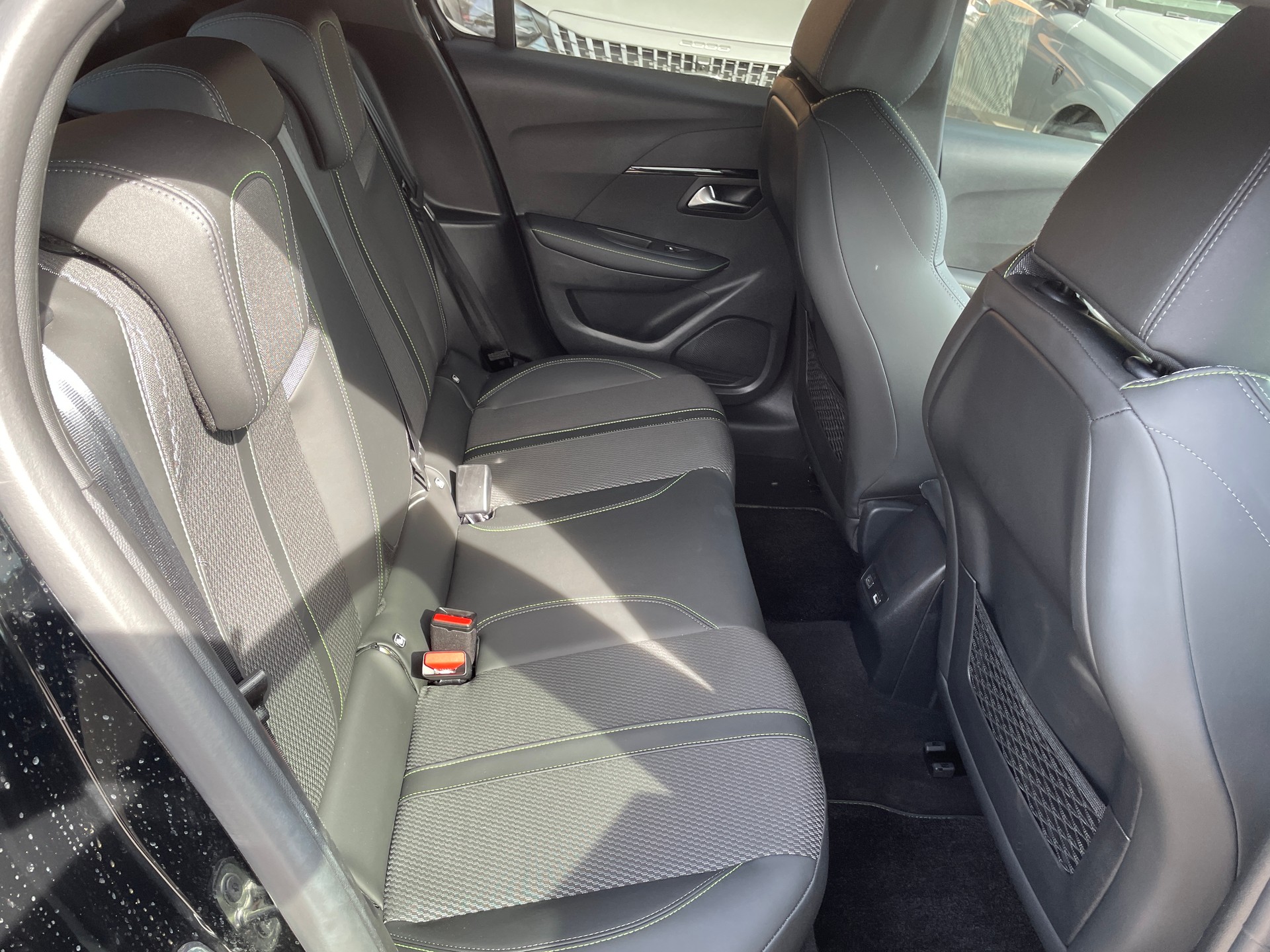 PEUGEOT 208 1.2 MHEV 145 GT-image-5
