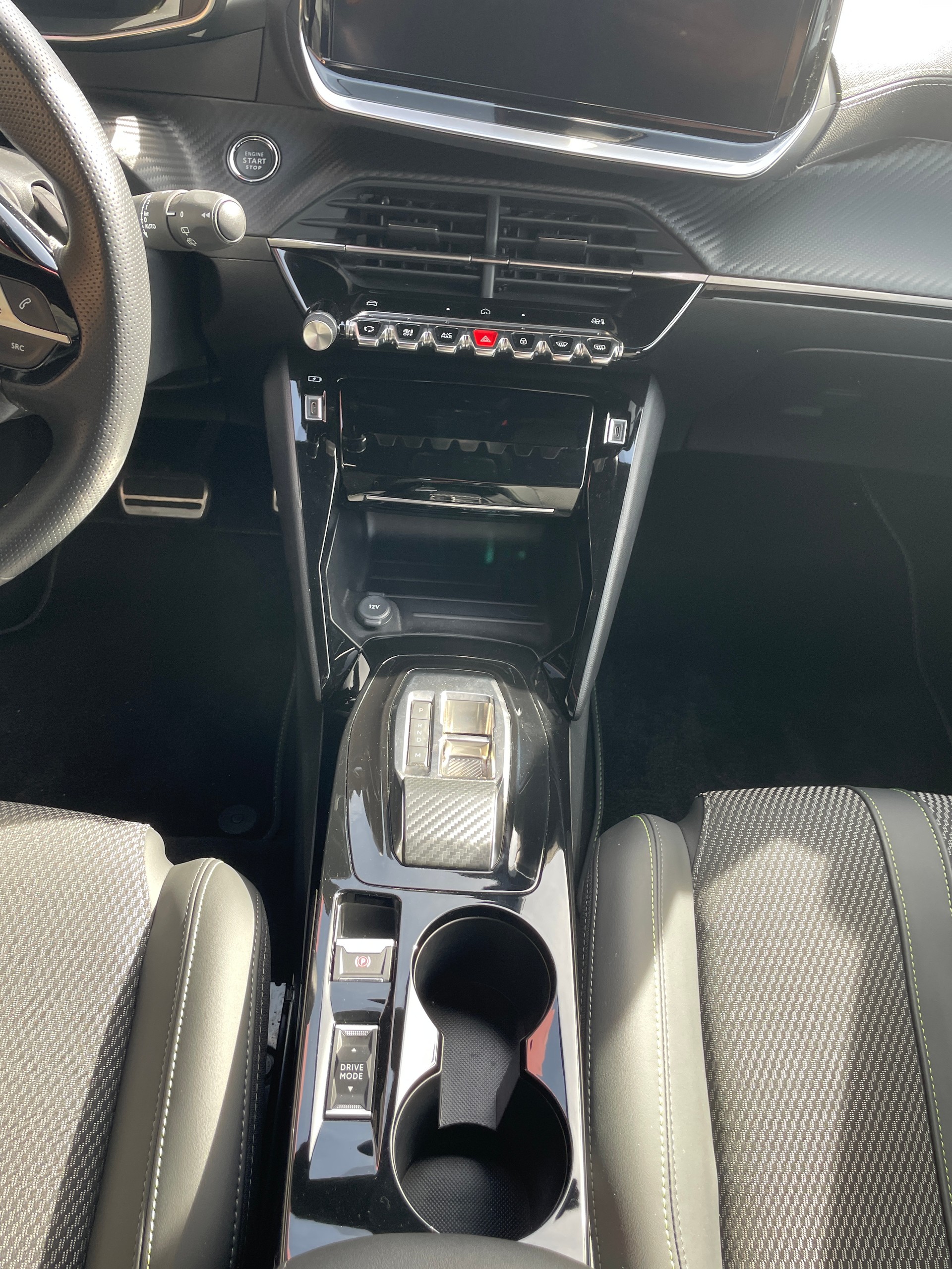 PEUGEOT 208 1.2 MHEV 145 GT-image-8