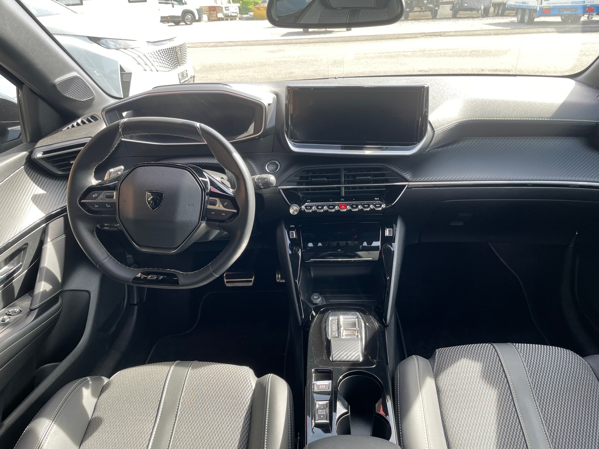 PEUGEOT 208 1.2 MHEV 145 GT-image-6