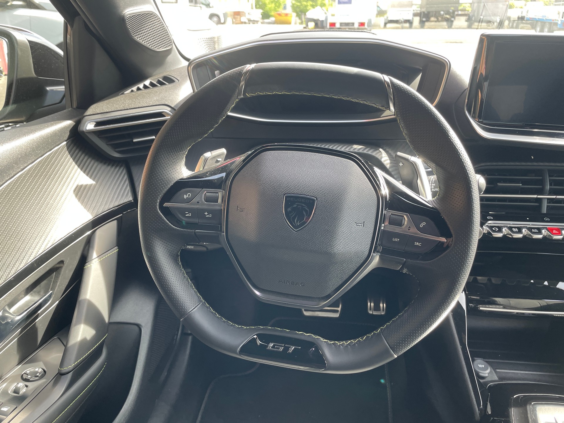 PEUGEOT 208 1.2 MHEV 145 GT-image-7