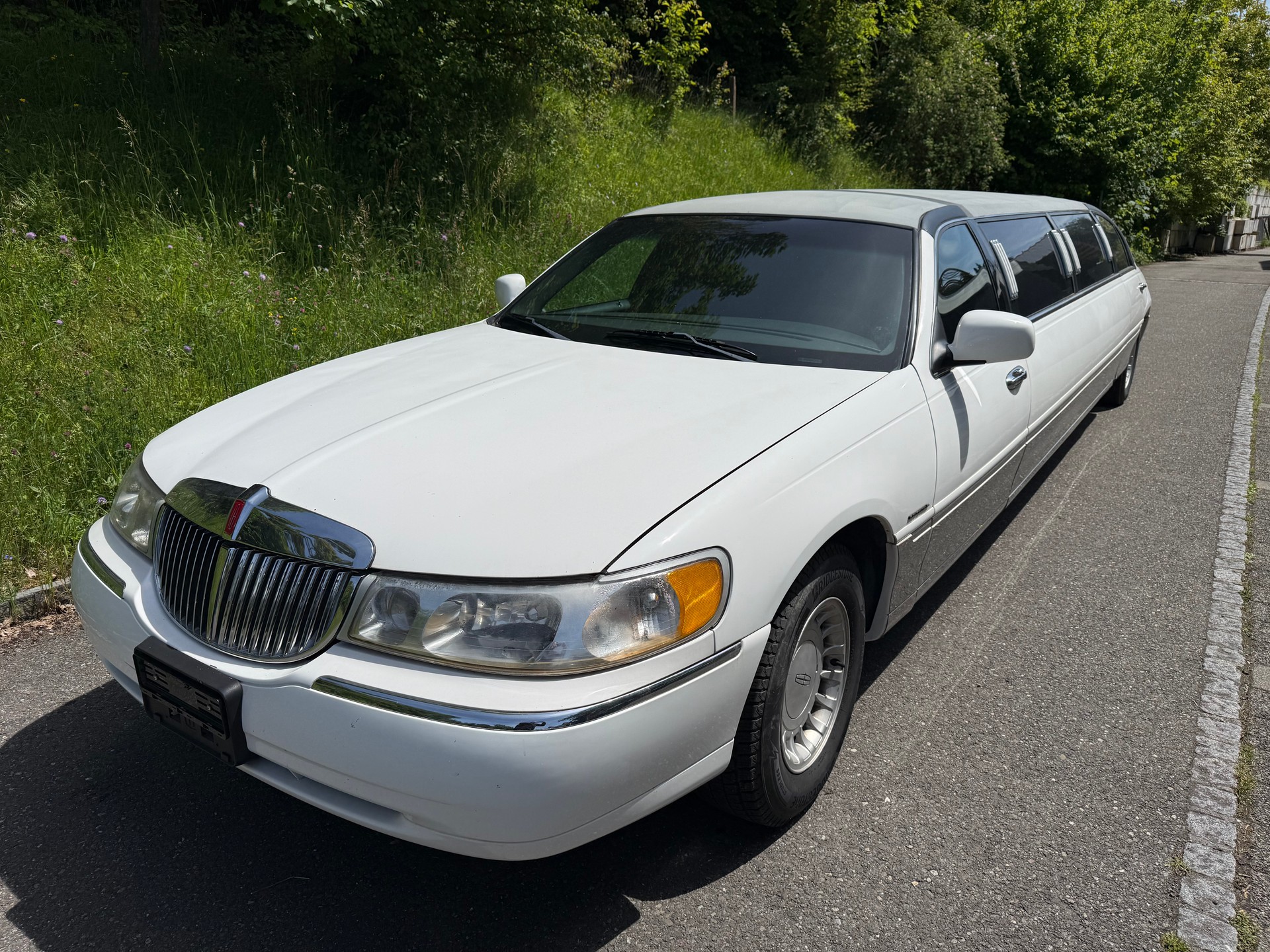 LINCOLN Stretchlimousine-showroom-element-1