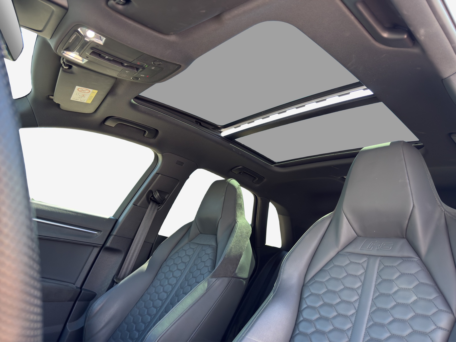 AUDI RS Q3 2.5 TFSI quattro S tronic-image-12