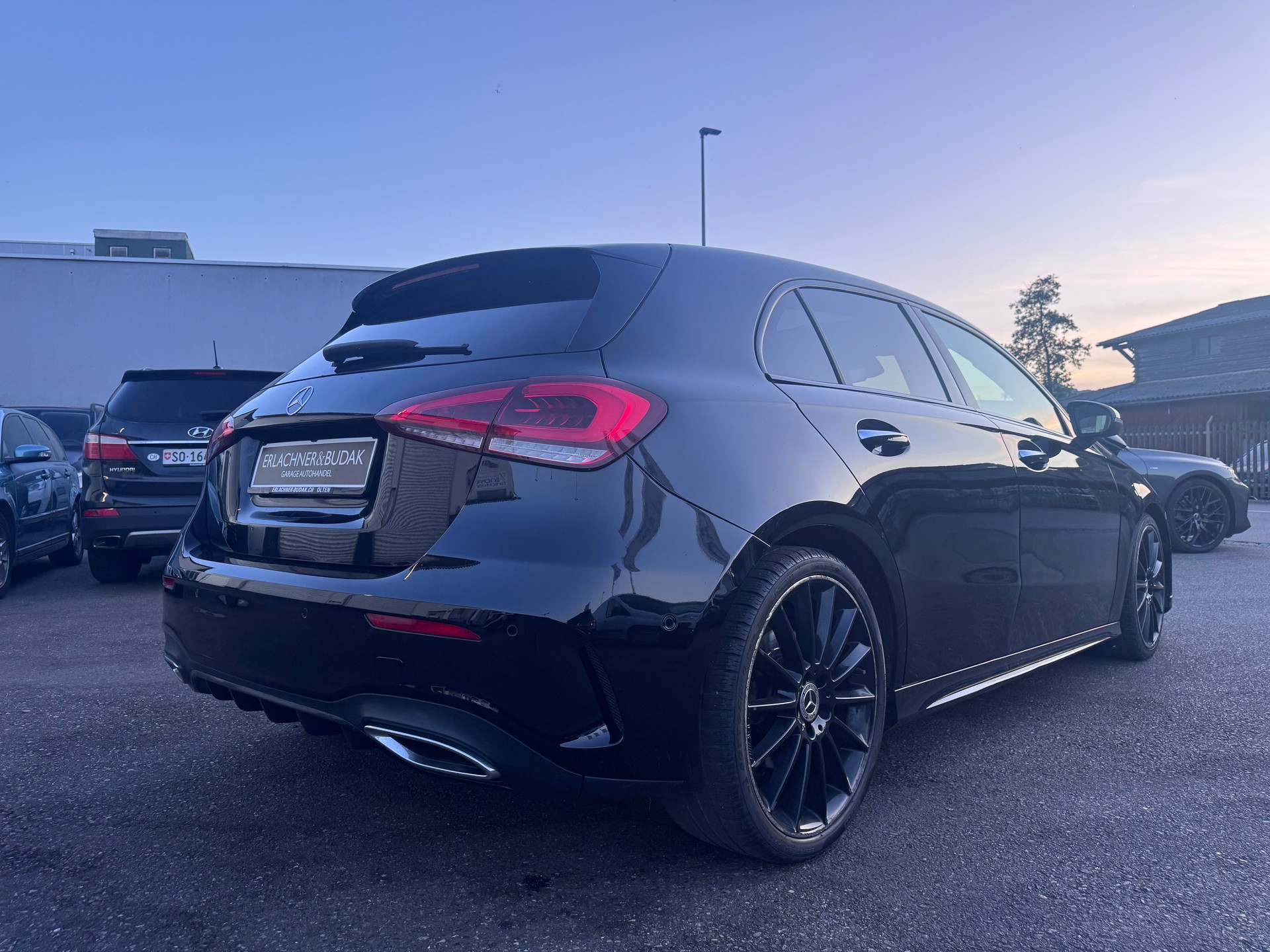 MERCEDES-BENZ A 200 AMG Line 7G-DCT-image-4