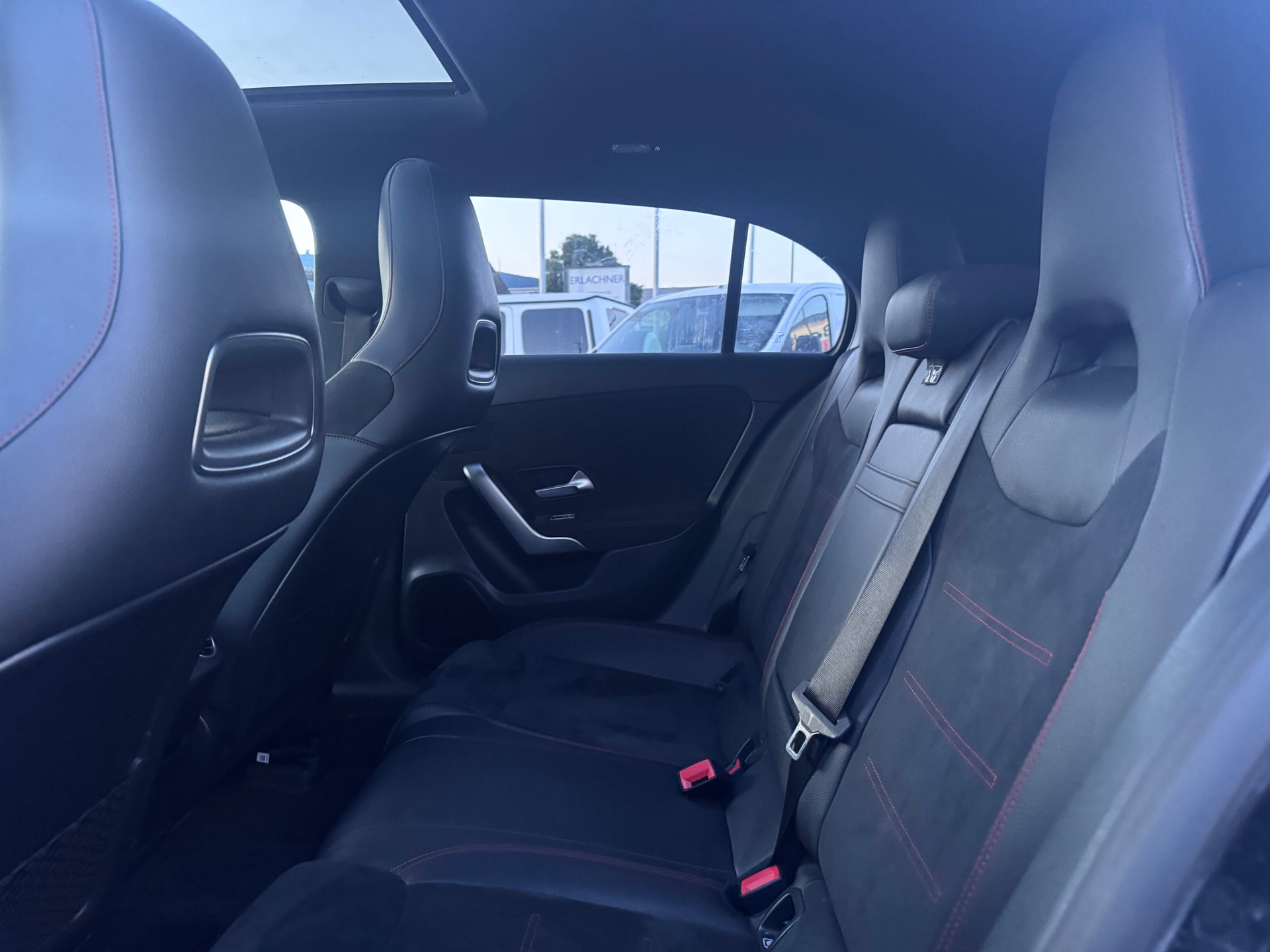 MERCEDES-BENZ A 200 AMG Line 7G-DCT-image-6