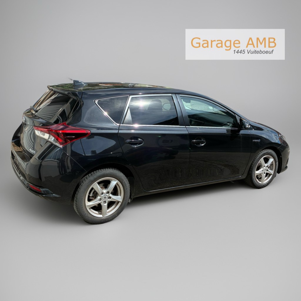 TOYOTA Auris 1.8 HSD Premium e-CVT-image-2