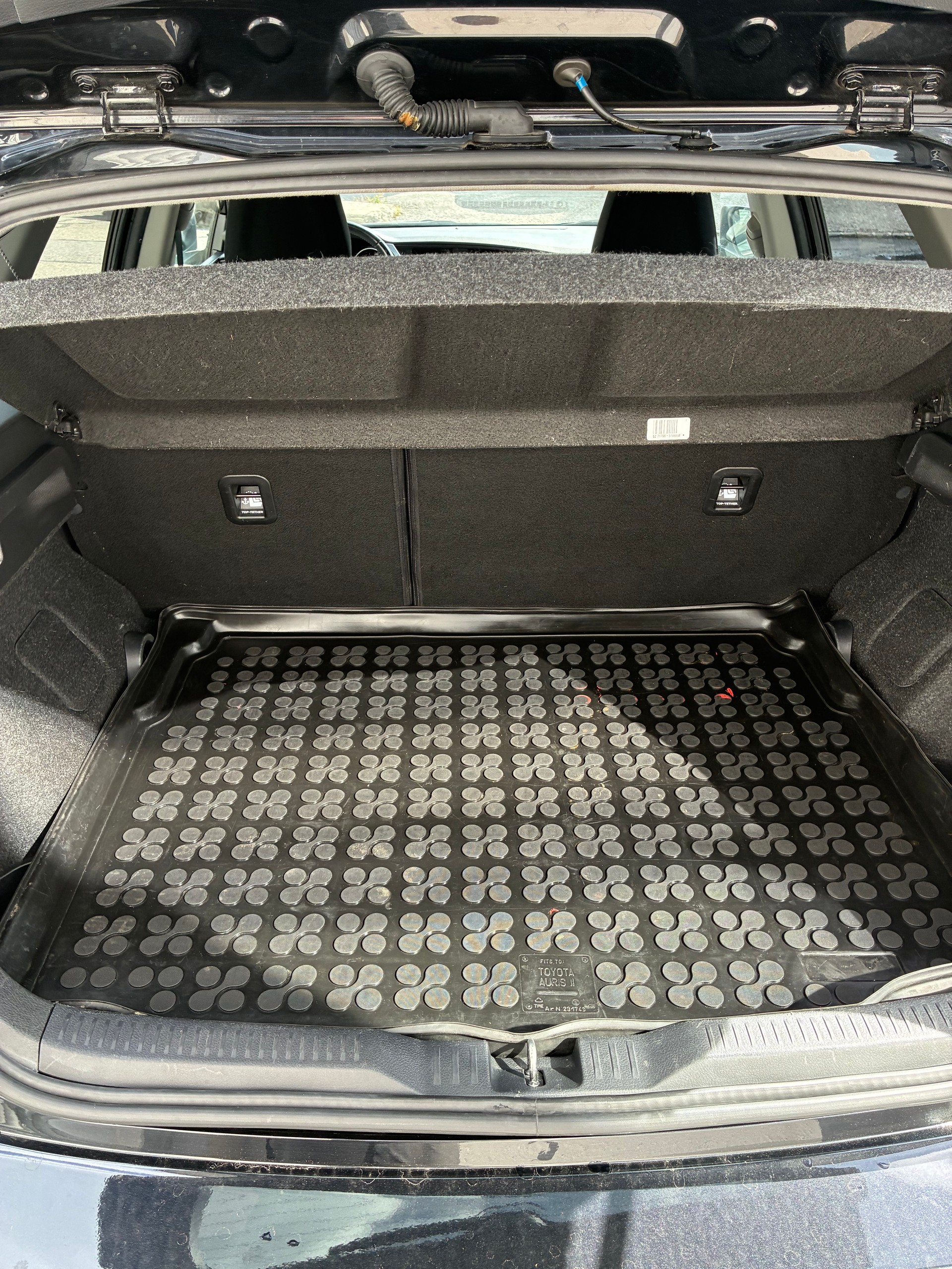 TOYOTA Auris 1.8 HSD Premium e-CVT-image-7