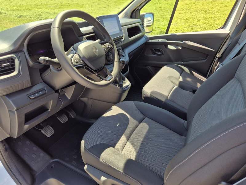 RENAULT Trafic Kaw. 3.0 t L1 H1 2.0 dCi Blue 130 Advance-image-4
