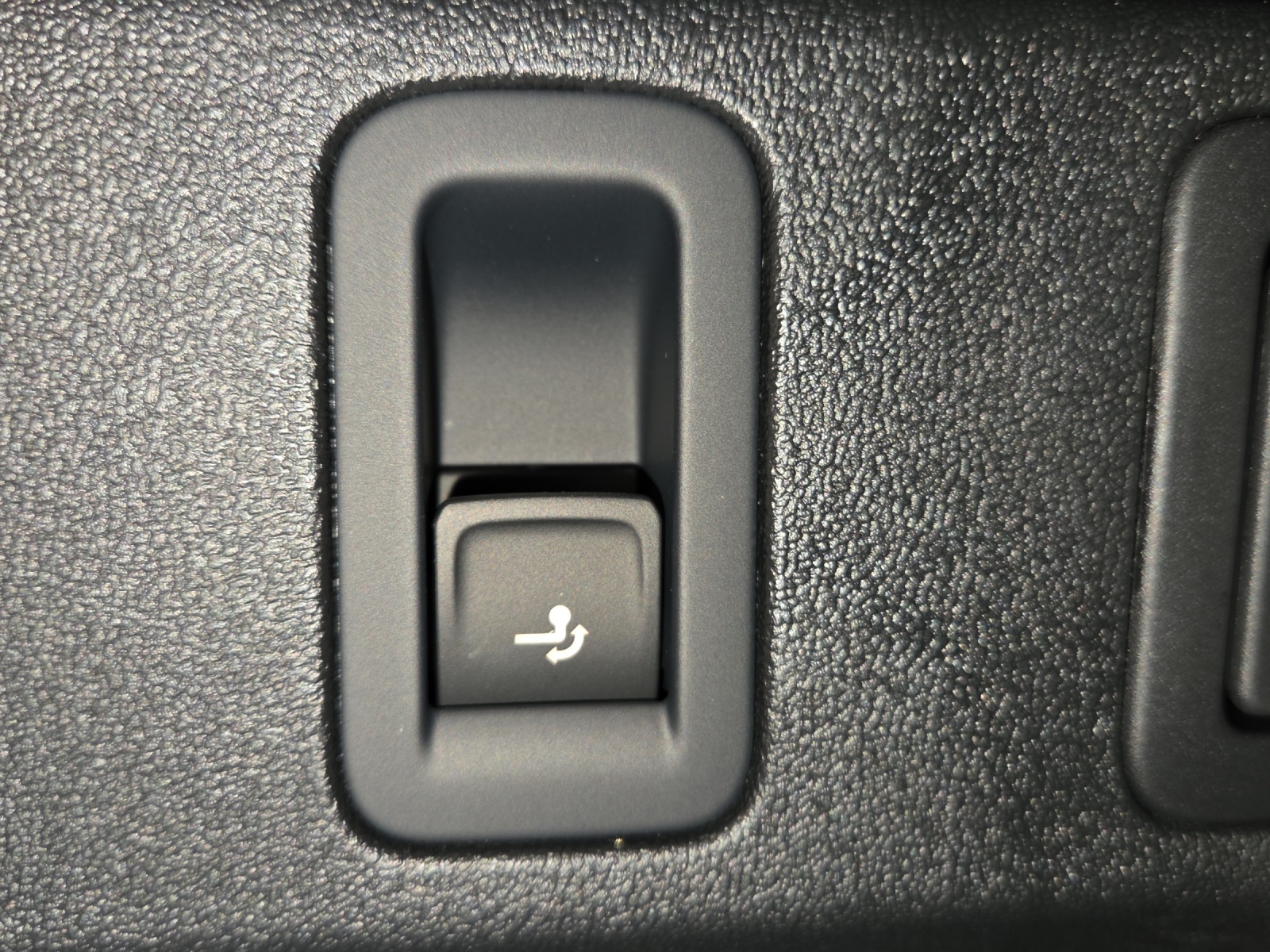 VW Tiguan 2.0 TSI DSG R-Line Plus 4Motion-image-12