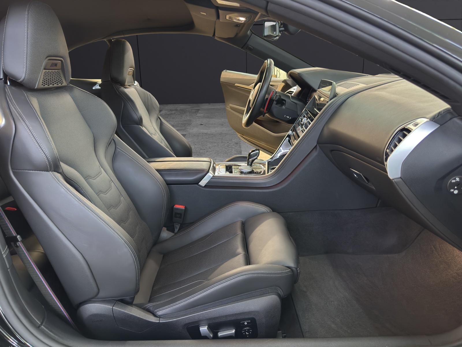 BMW M850i xDrive Cabriolet-image-14