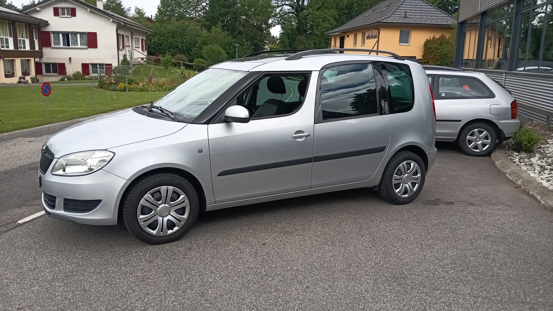 SKODA Roomster 1.2 TSI Family-image-5