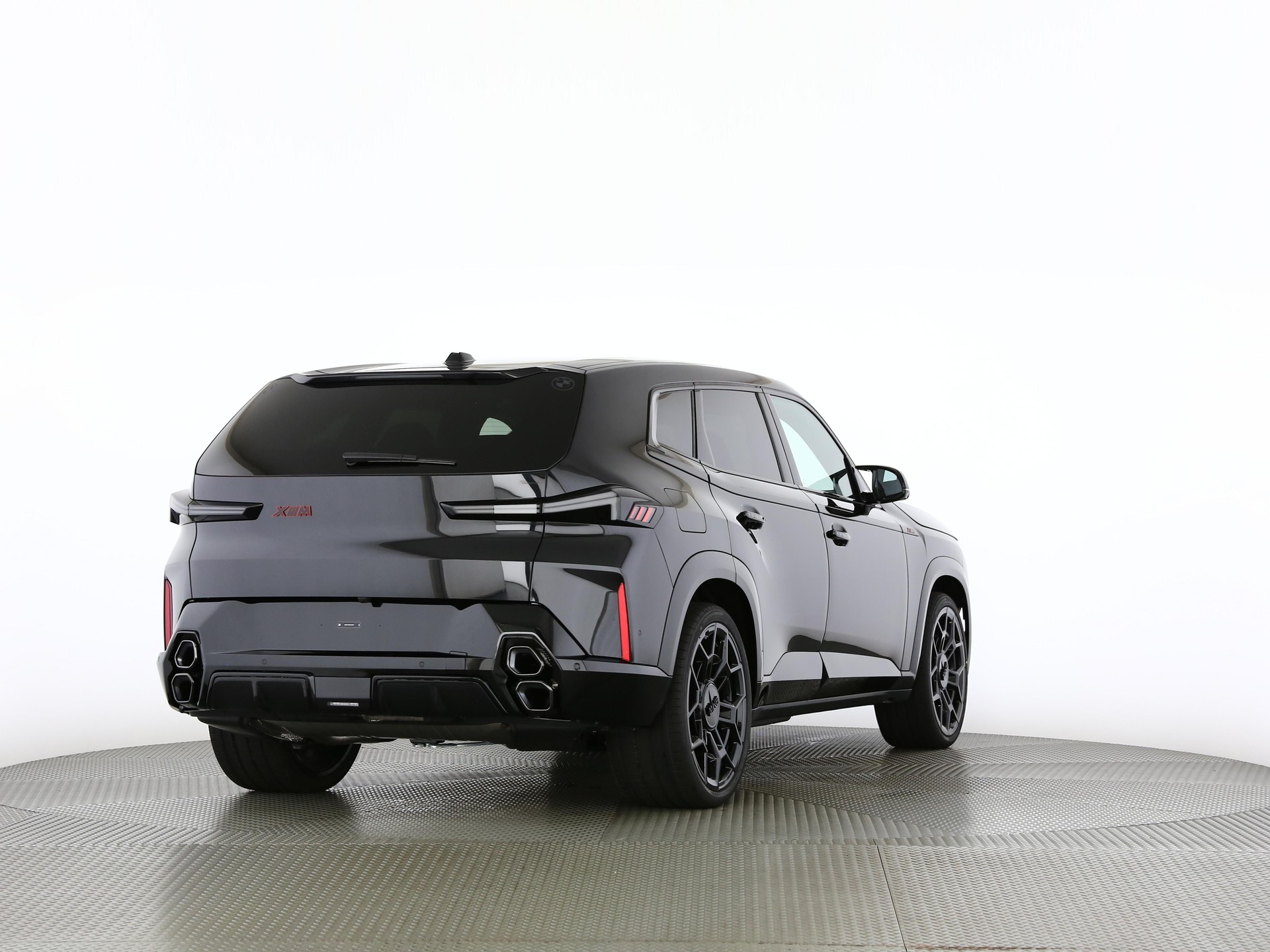 BMW XM Label Plug-in Hybrid-image-1