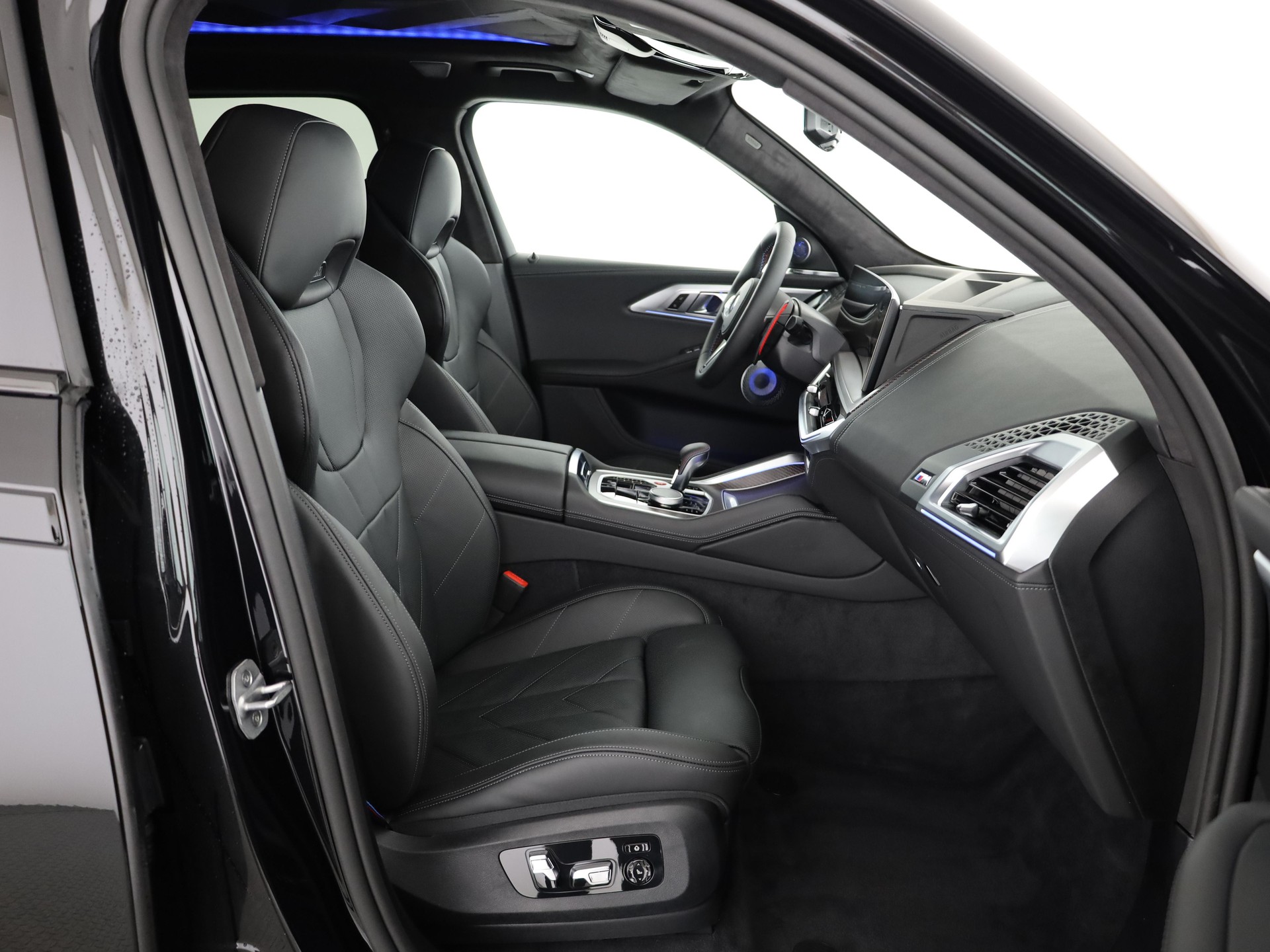 BMW XM Label Plug-in Hybrid-image-14