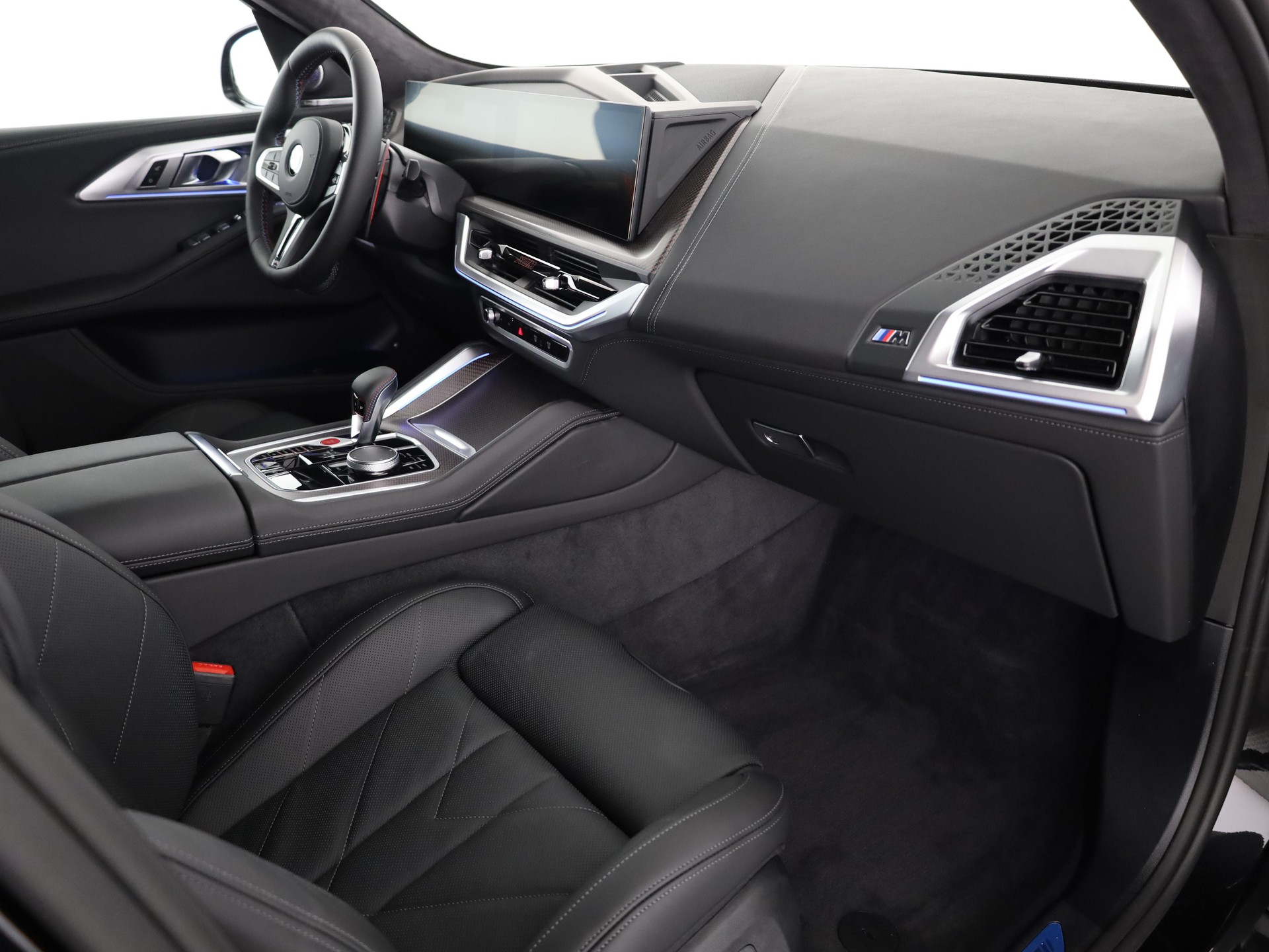 BMW XM Label Plug-in Hybrid-image-13