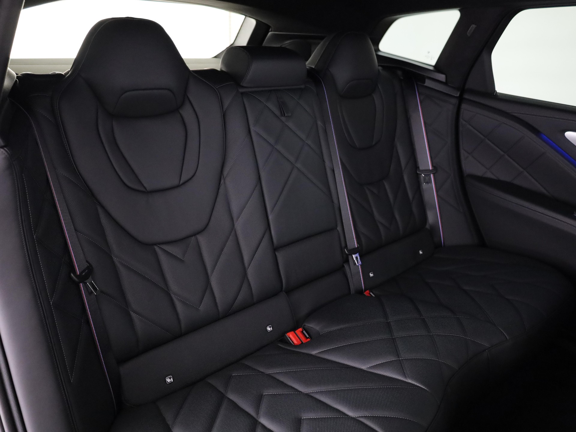 BMW XM Label Plug-in Hybrid-image-15