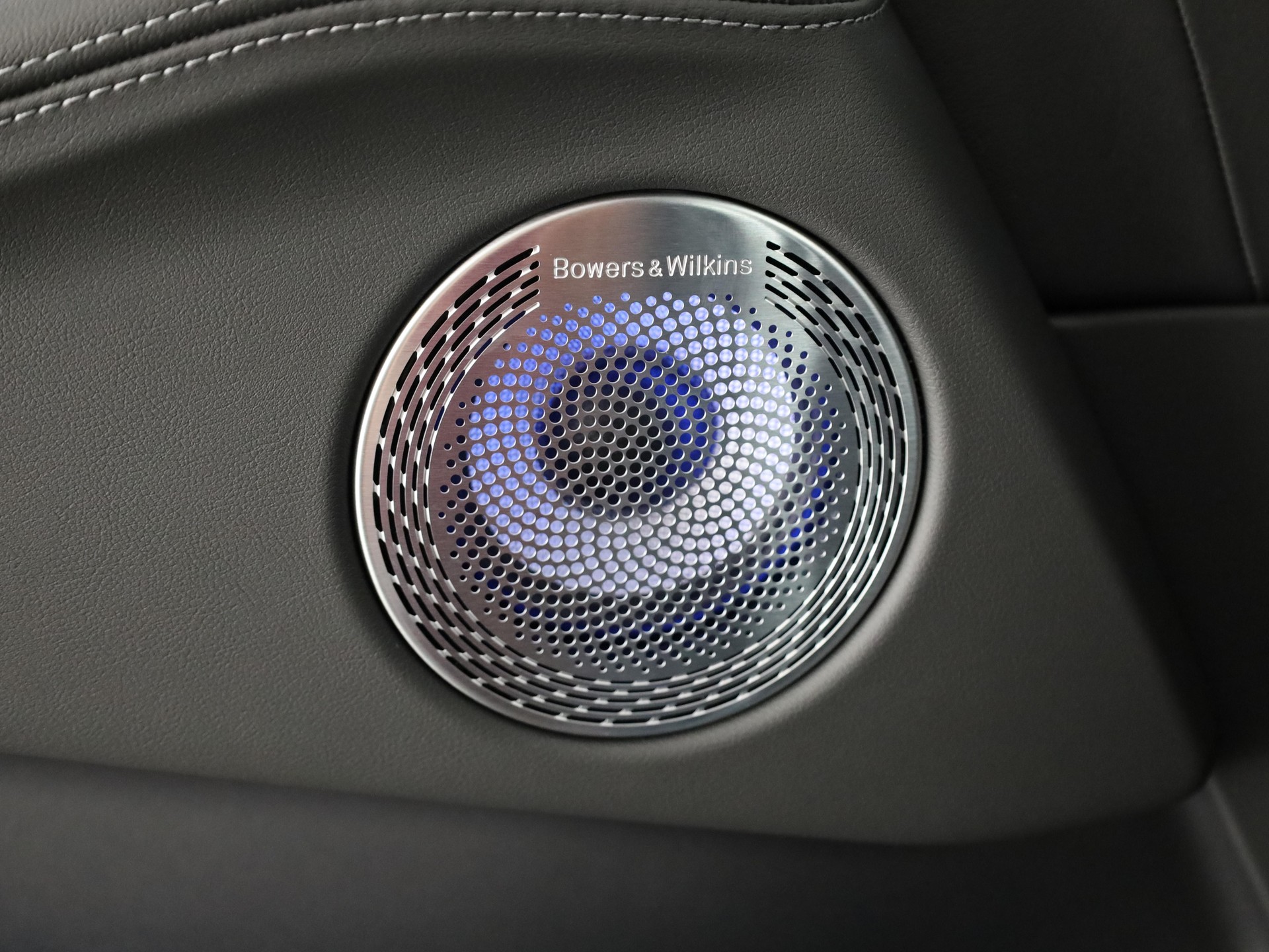 BMW XM Label Plug-in Hybrid-image-12