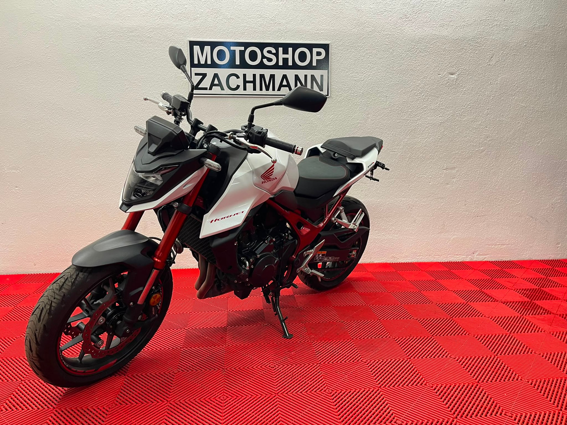 HONDA CB 750 Hornet (35kW)-showroom-element-2