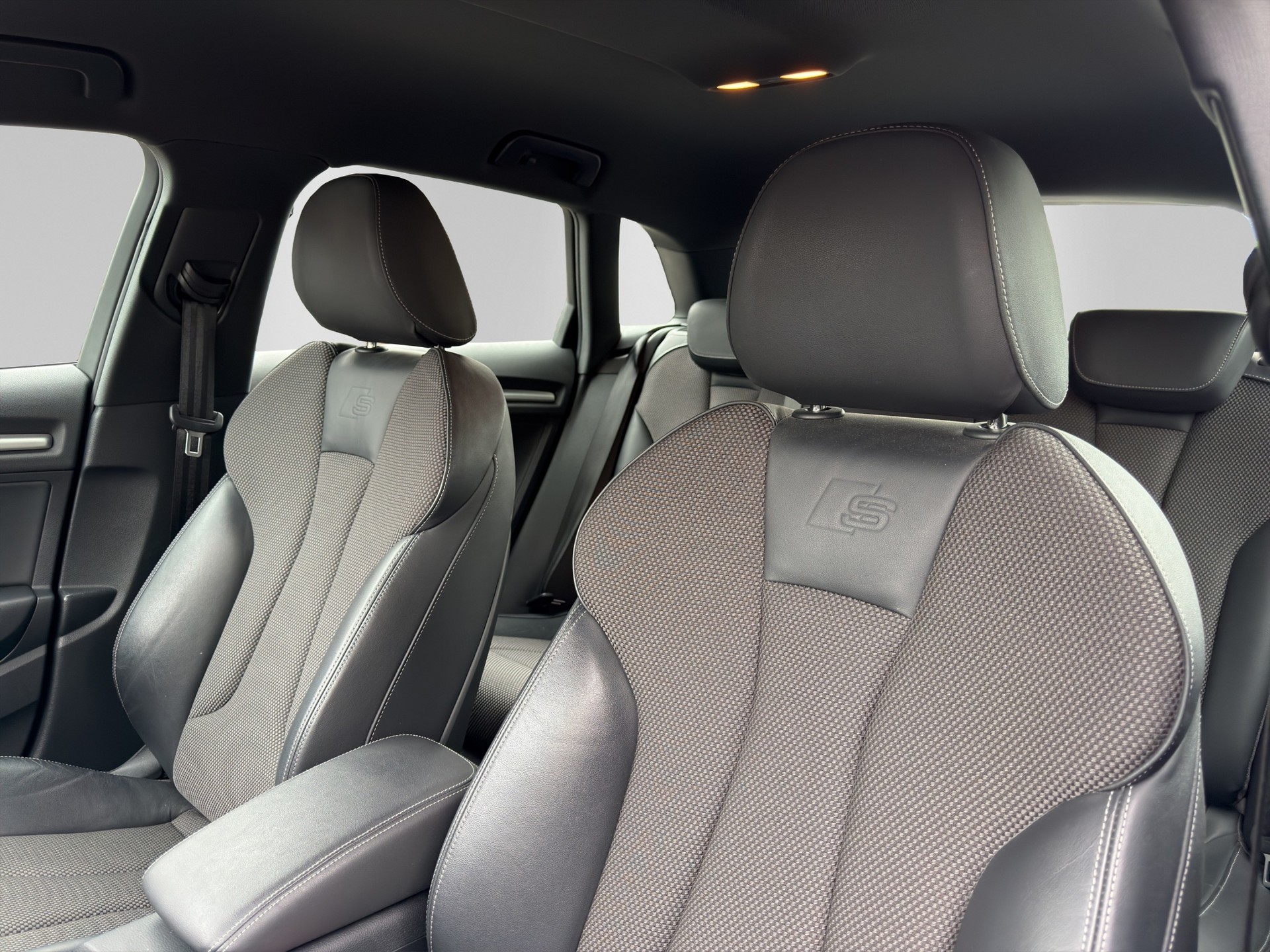 AUDI A3 35 TFSI Sport-image-12